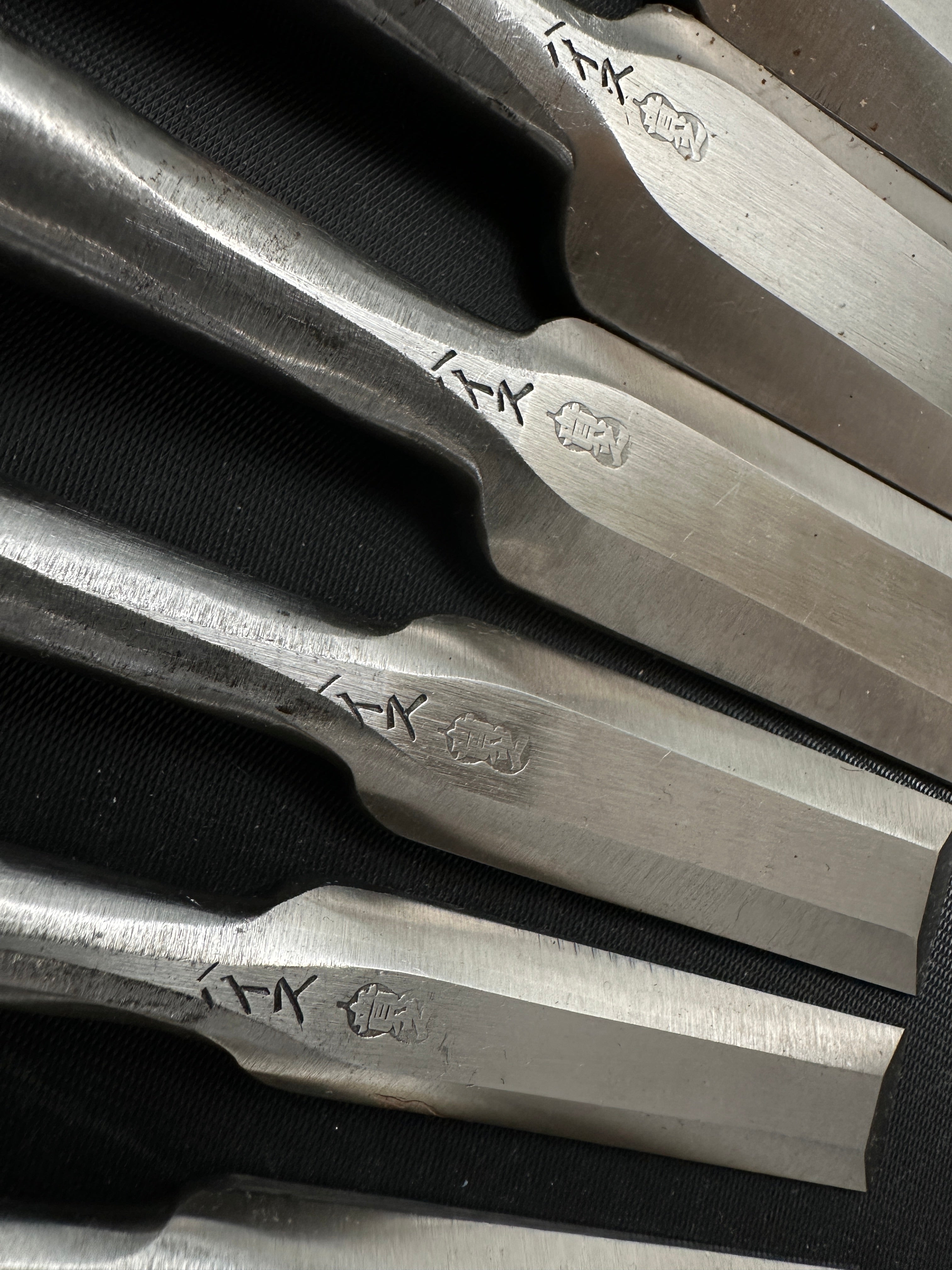 Old stock #2 Wholesaler stamp Takayuki Sukemaru 4th High-Speed Steel Bench chisels set 掘出し物 四代助丸 問屋銘 ハイス鋼追入組鑿 Oirenomi