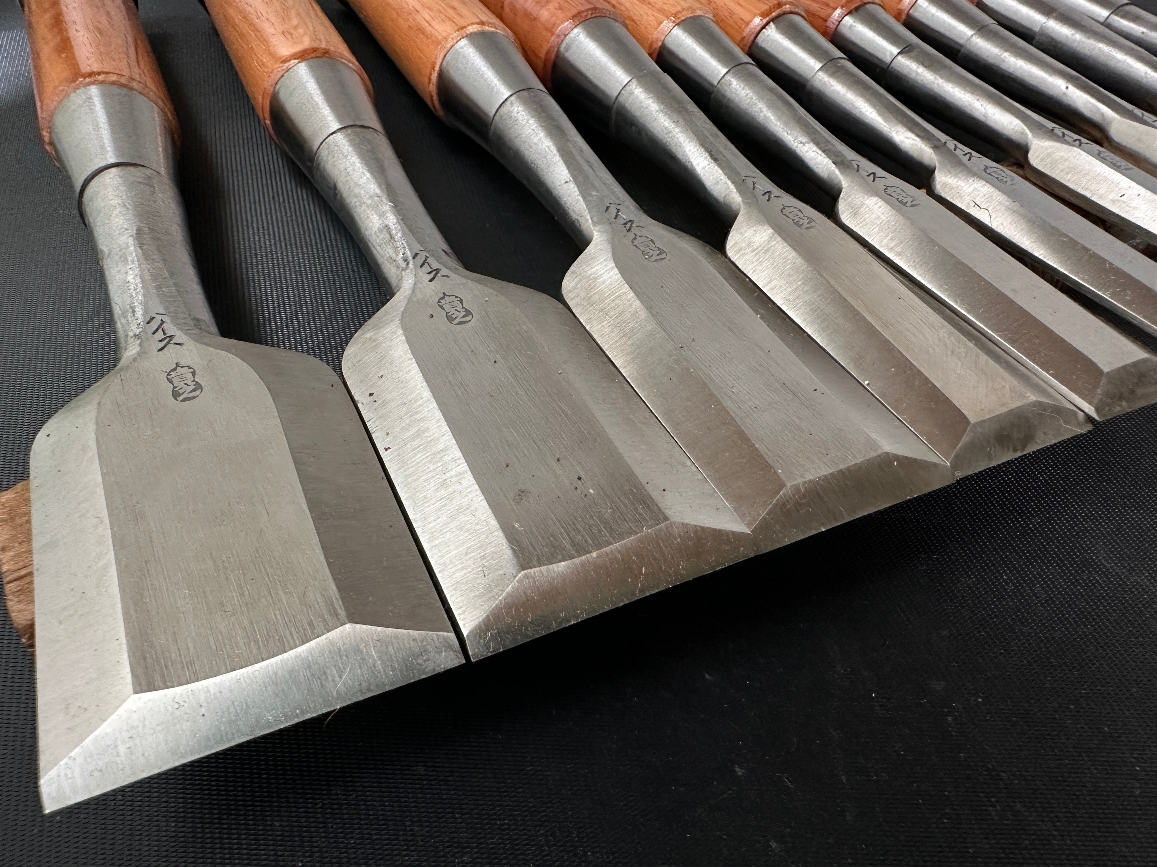 Old stock #2 Wholesaler stamp Takayuki Sukemaru 4th High-Speed Steel Bench chisels set 掘出し物 四代助丸 問屋銘 ハイス鋼追入組鑿 Oirenomi