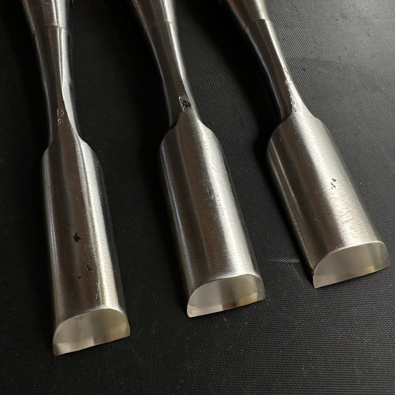 Kunitsuru Uchi maru chisels 5-piece set with white steel 掘出し物 國鶴 内丸組鑿 5本組