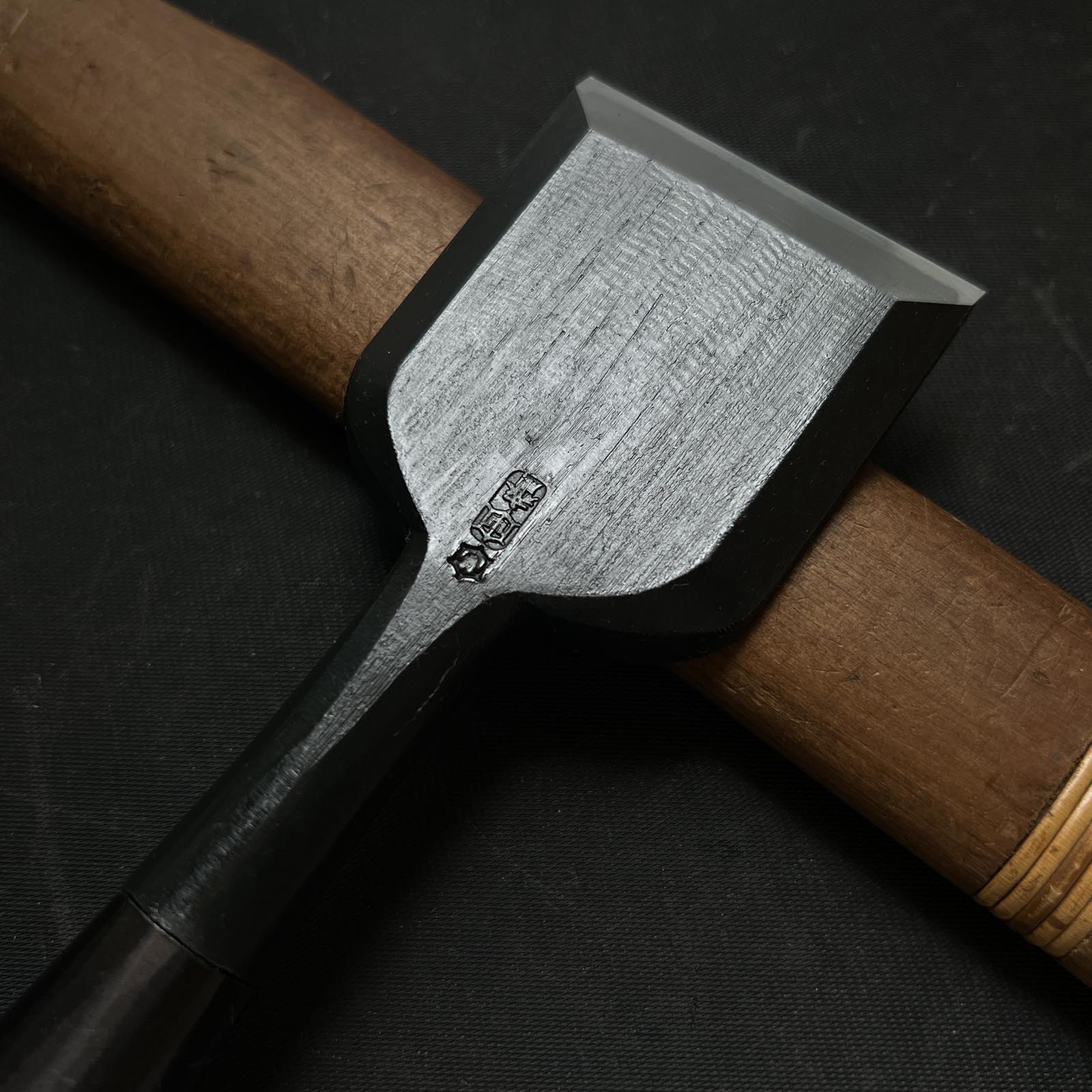Tasai Bench chisels (Oirenomi) with blue steel  田斎作 黒仕上 追入鑿 54mm
