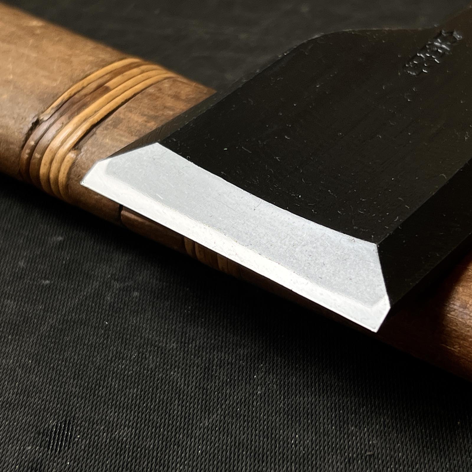 Tasai Bench chisels (Oirenomi) with blue steel  田斎作 黒仕上 追入鑿 54mm