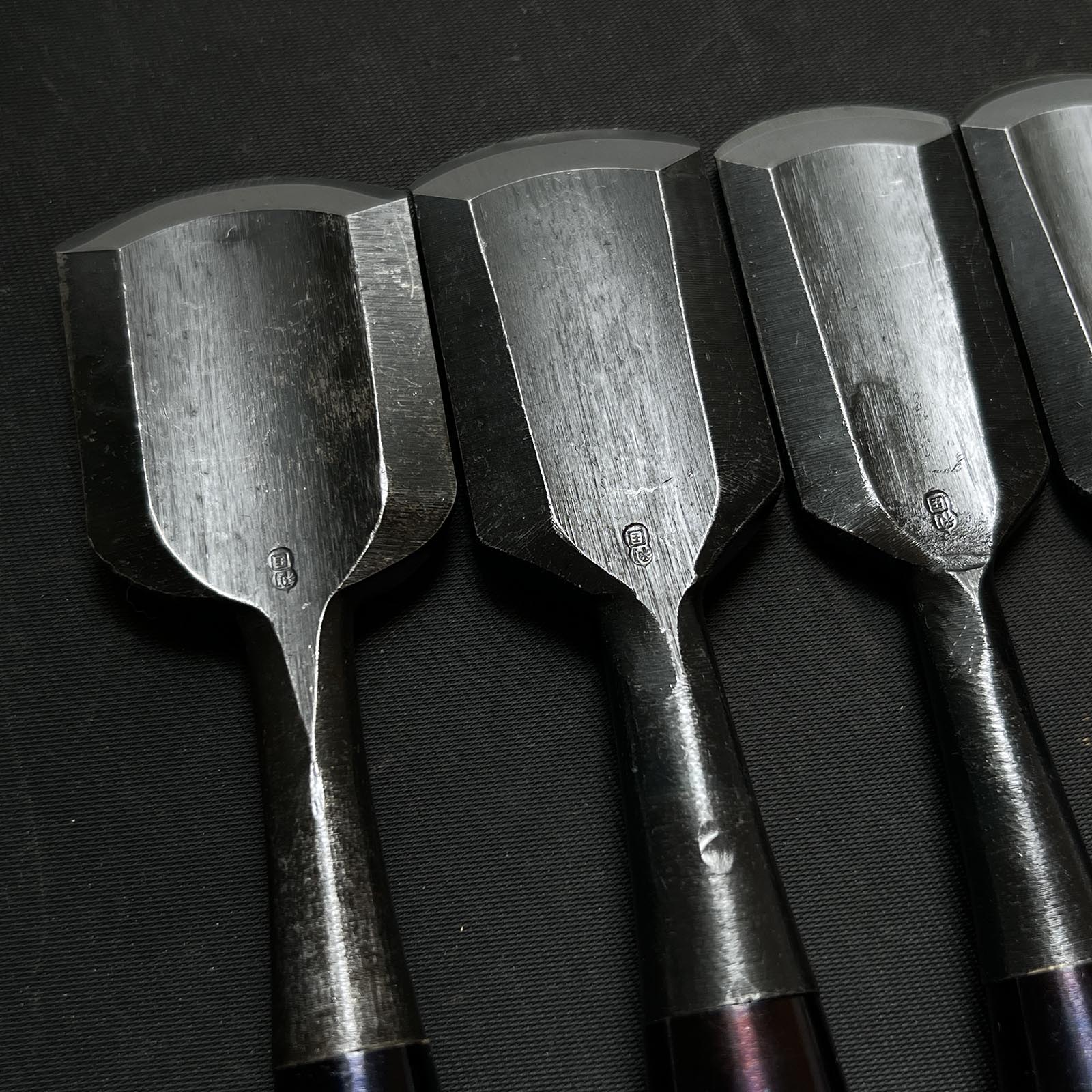 Toshikuni Soto maru chisels set with white steel 利國作 外丸組鑿  10本組