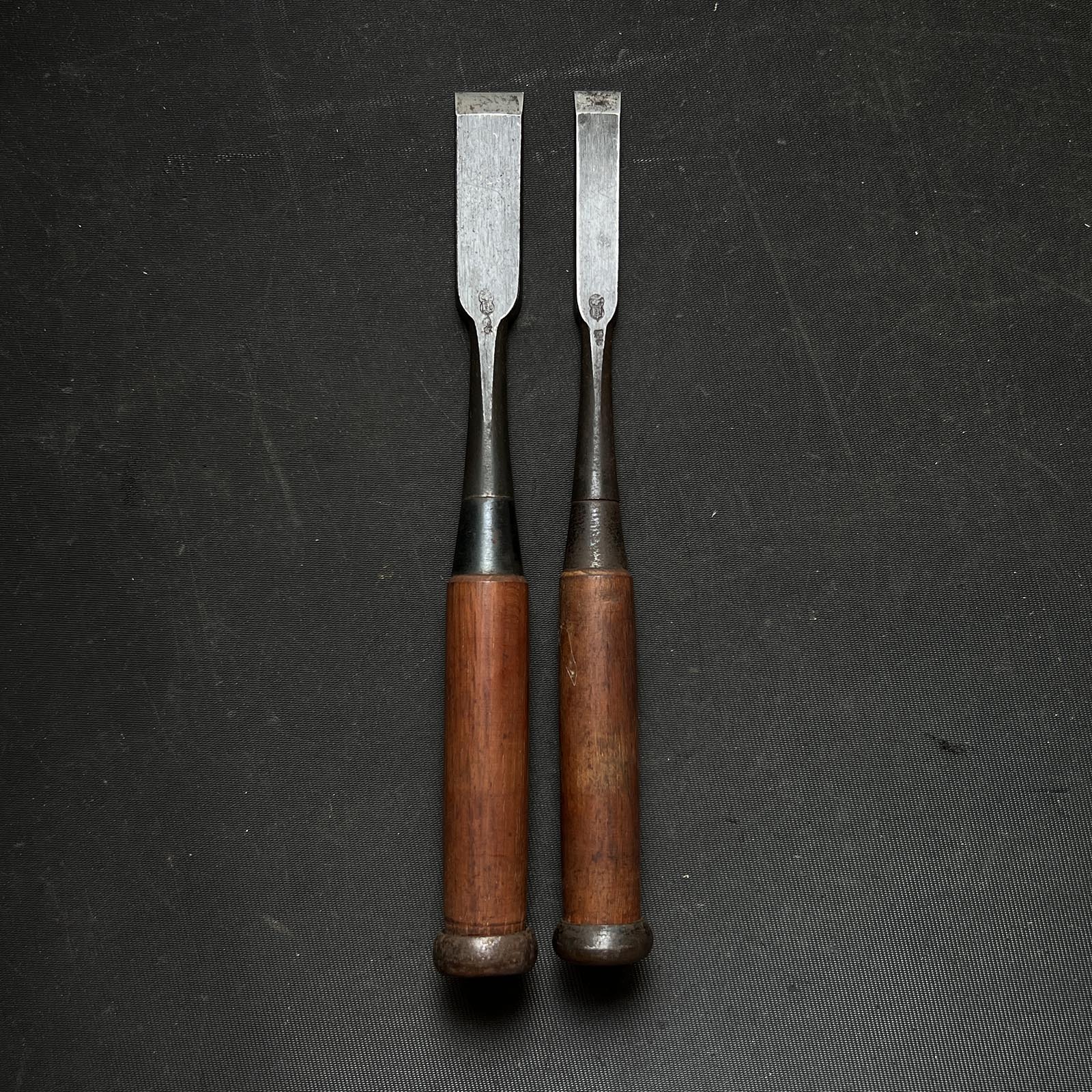 Old stock Naoyuki Bench Chisels by Okayama Takeshi (Yamahiro)  掘出し物 岡山猛作 問屋銘 直之 追入鑿 12,18mm