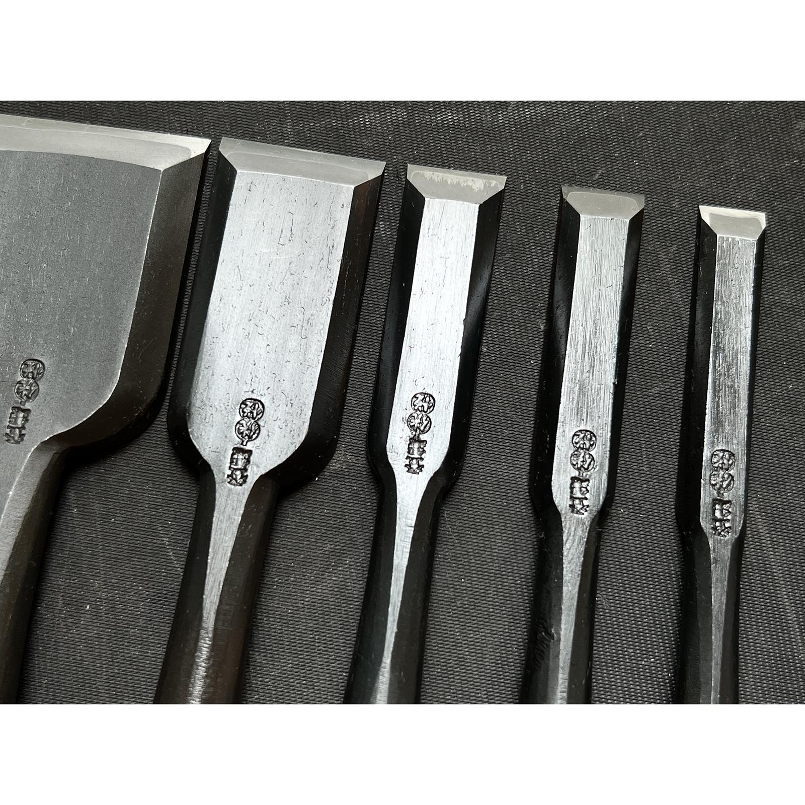 Old stock Kouetsu Bench chisels by Tasai  掘出し物 田斎作  侊悦  追入鑿 9,12,15,18,30,42mm Oirenomi