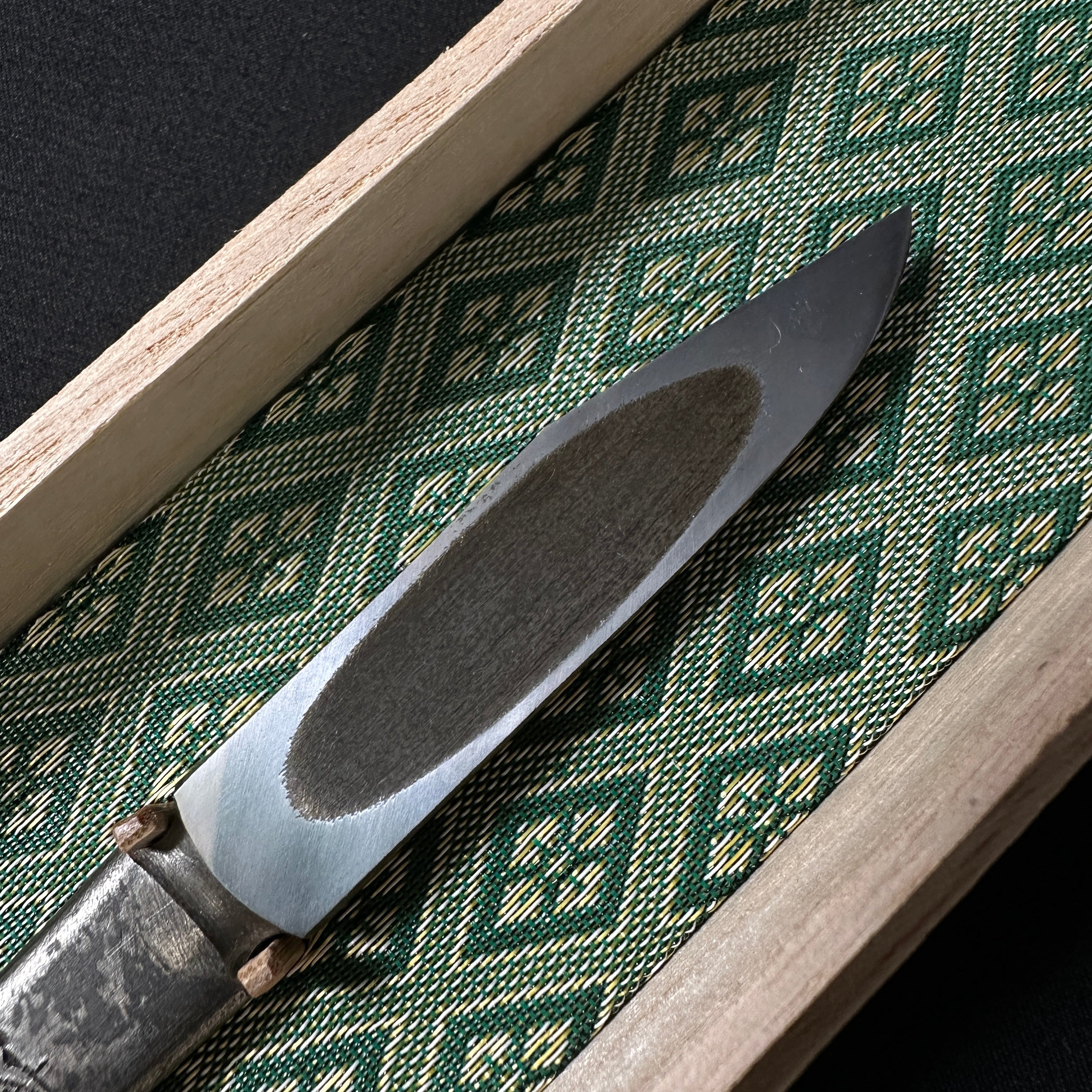 End Spring Right hand Kiridashi kinfe by Sozen Carving     連雨不知春去 範成大 素全作 切出し小刀 右 15mm