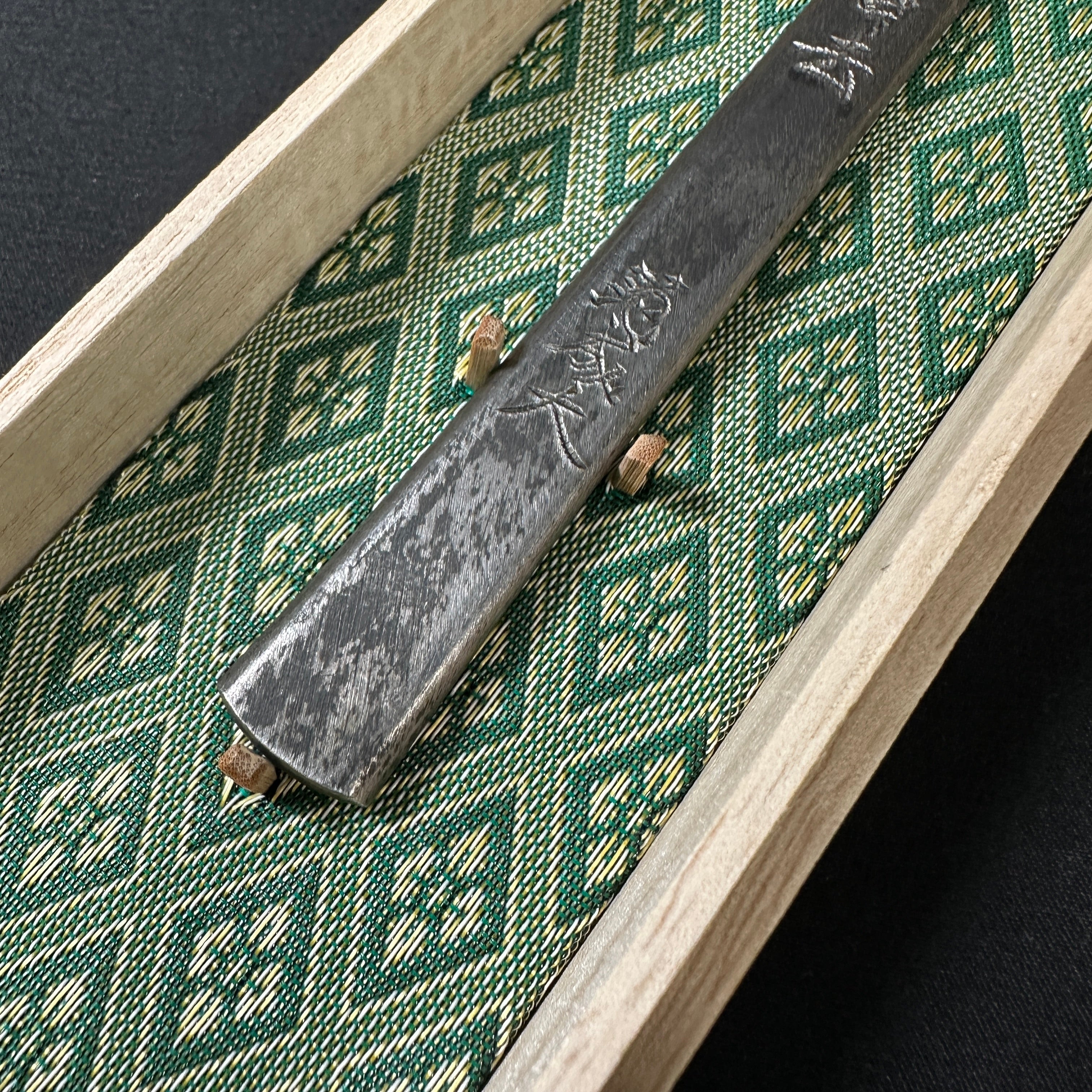 End Spring Right hand Kiridashi kinfe by Sozen Carving     連雨不知春去 範成大 素全作 切出し小刀 右 15mm