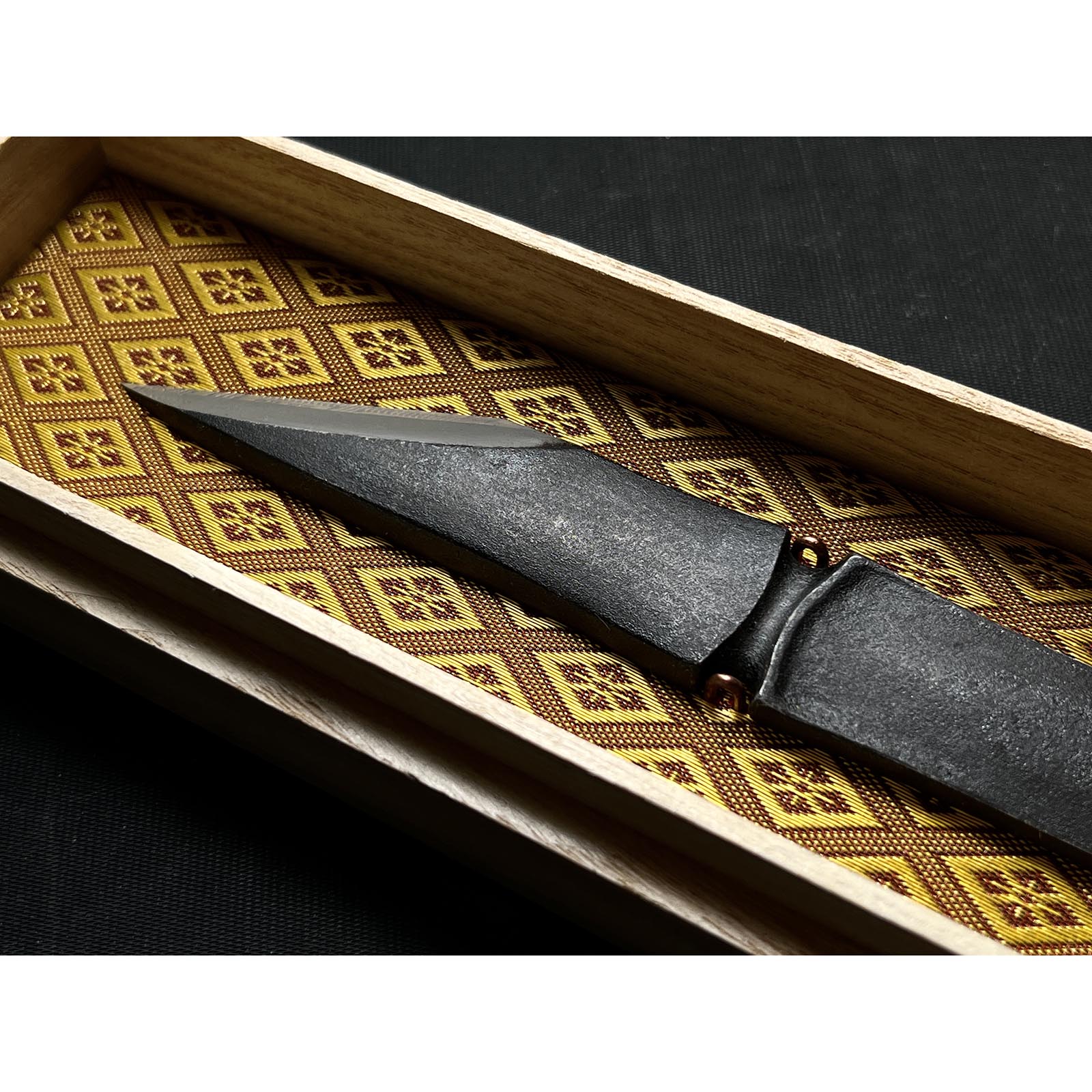 Shengtianbanzi-Hirotsugu Right hand Kiridashi by Sozen with Begonia Carving  勝天半子 廣貢 素全作 海棠造 切出し小刀 右 24mm