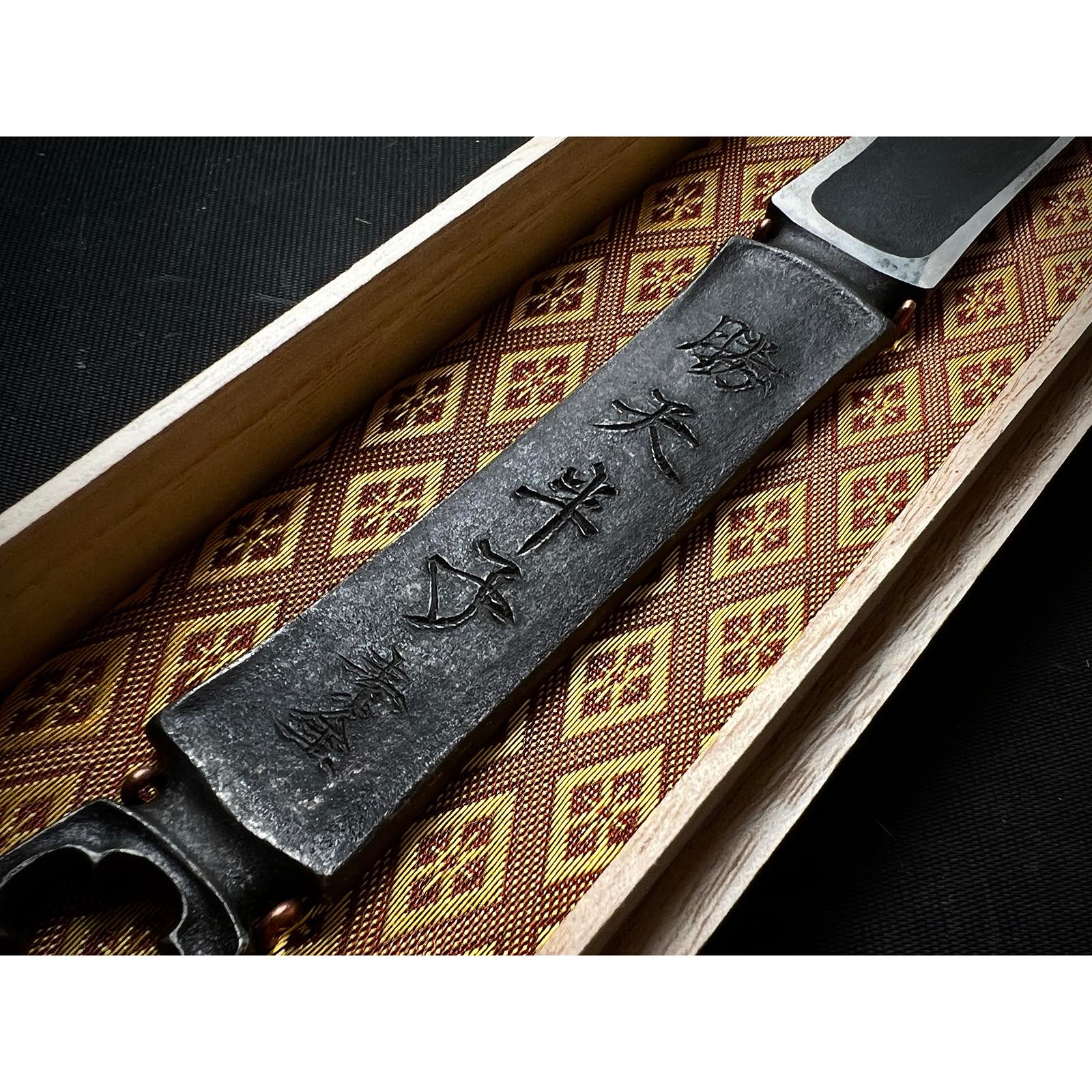 Shengtianbanzi-Hirotsugu Right hand Kiridashi by Sozen with Begonia Carving  勝天半子 廣貢 素全作 海棠造 切出し小刀 右 24mm