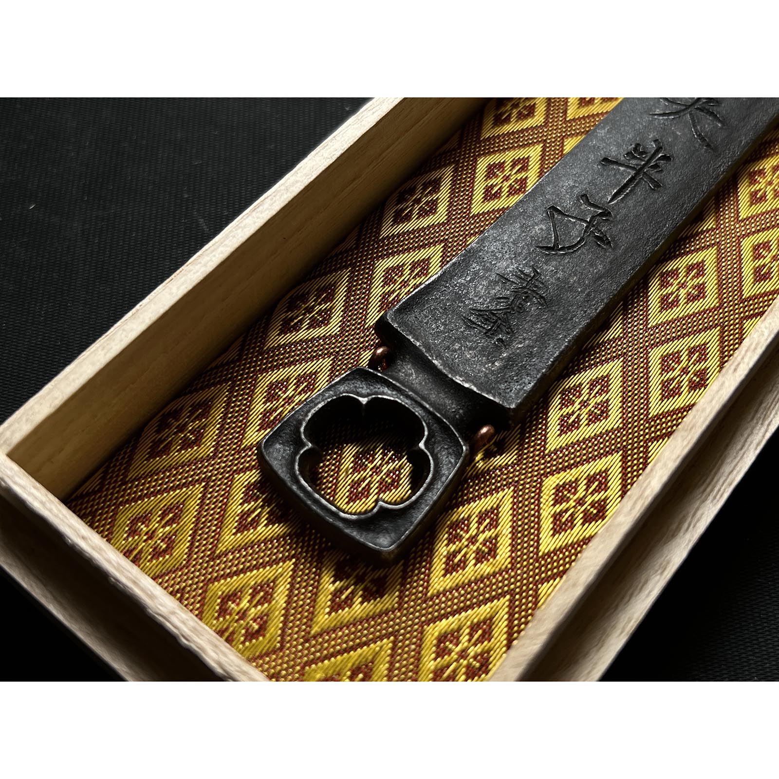 Shengtianbanzi-Hirotsugu Right hand Kiridashi by Sozen with Begonia Carving  勝天半子 廣貢 素全作 海棠造 切出し小刀 右 24mm