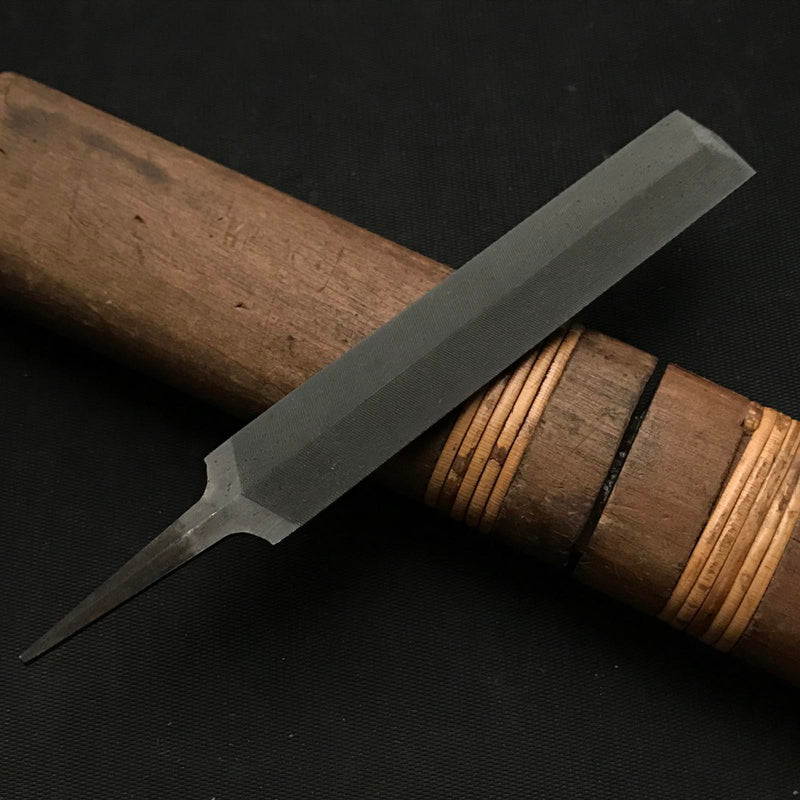 Old Stock TSUBOTEN Single edged file for Handsaw sharpening (Surikomi-Yasuri) 掘出し物 壺天 片刃 すり込みヤスリ 90mm