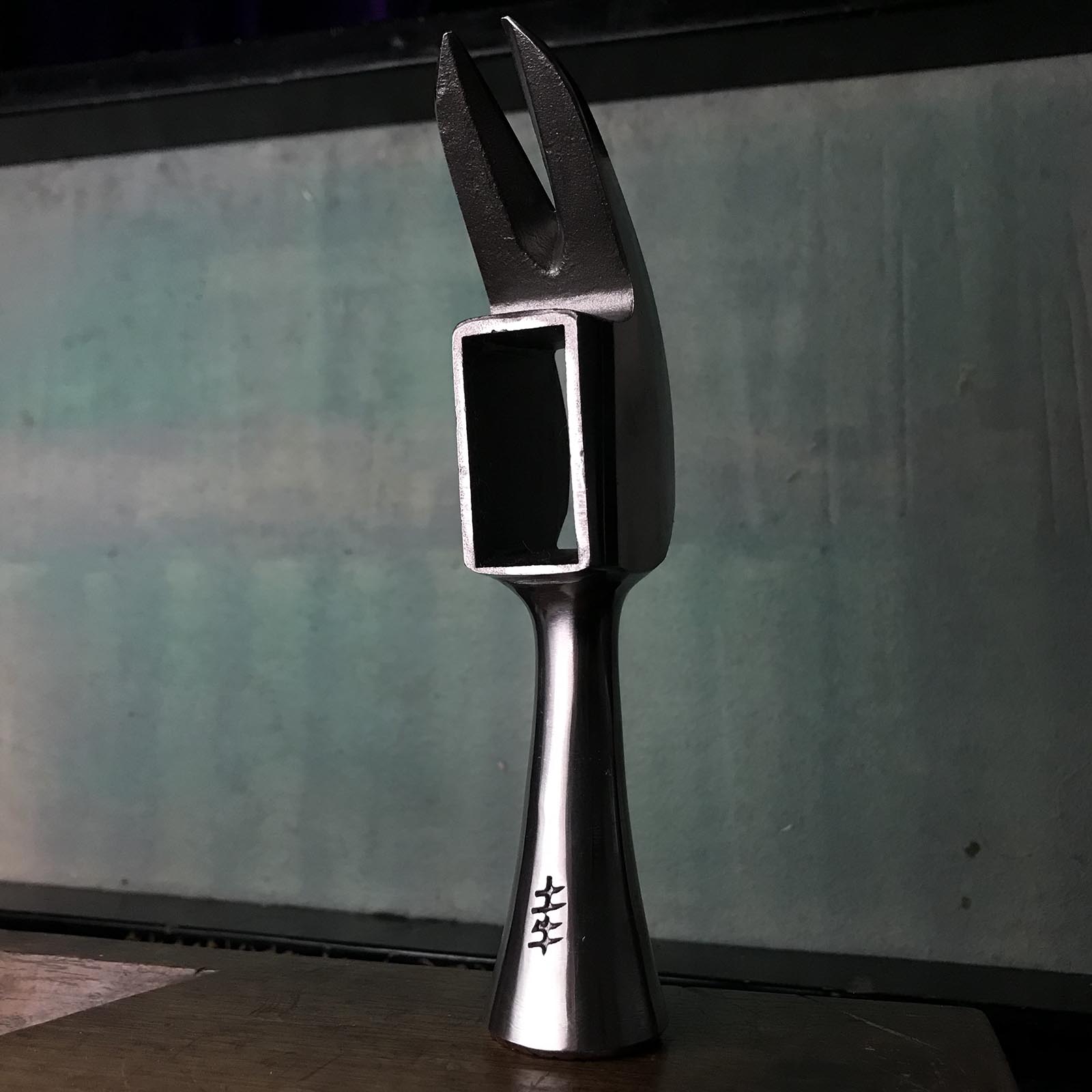 Old stock Dogyu Kariwaku Stainless steel Hammers with Thor carving  掘出し物 土牛 雷神彫入 ステンレス仮枠ハンマー 滑り止め付