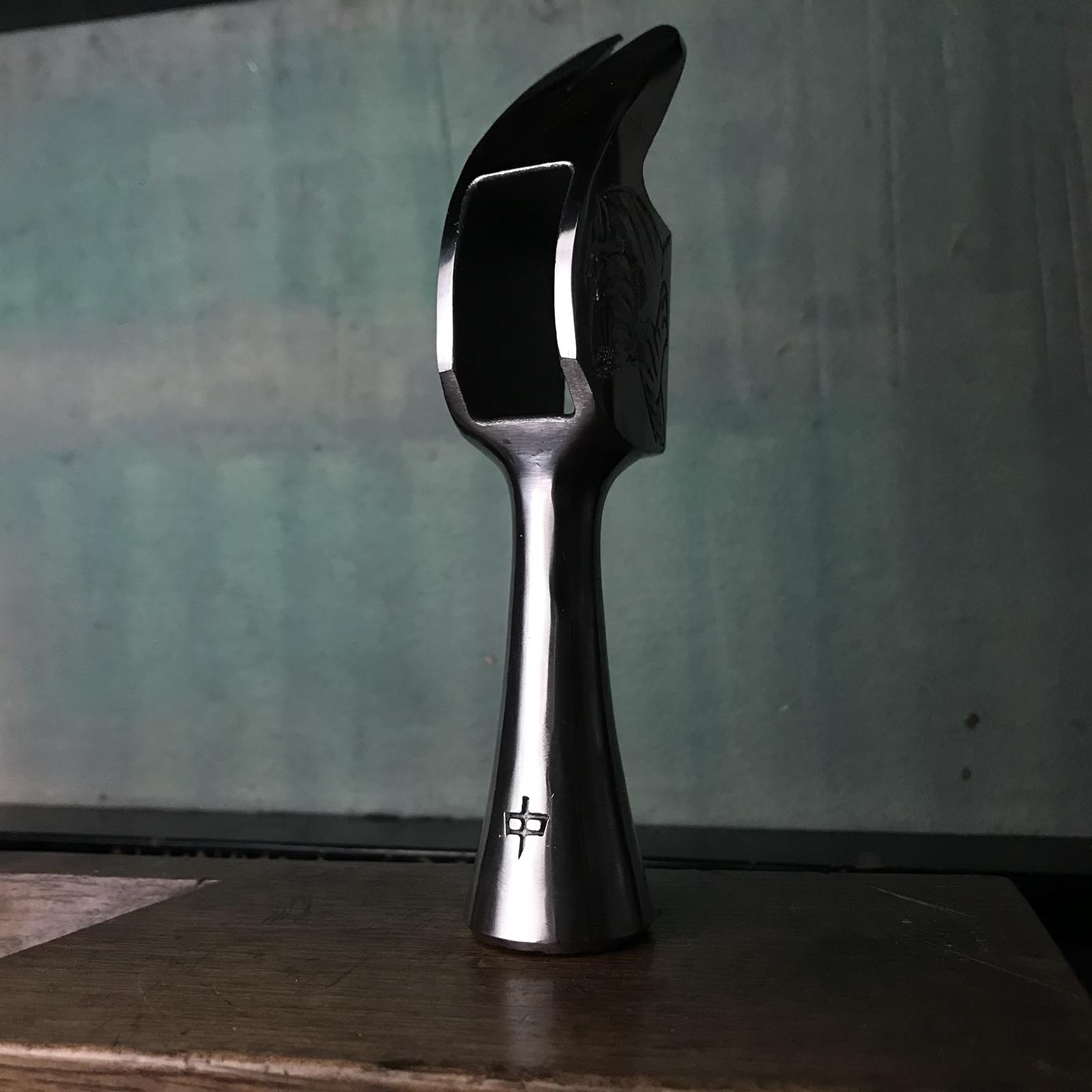 Old stock Dogyu #2 Kariwaku Stainless steel Hammers with tiger carving  掘出し物 土牛 虎彫入 ステンレス仮枠ハンマー 滑り止め付