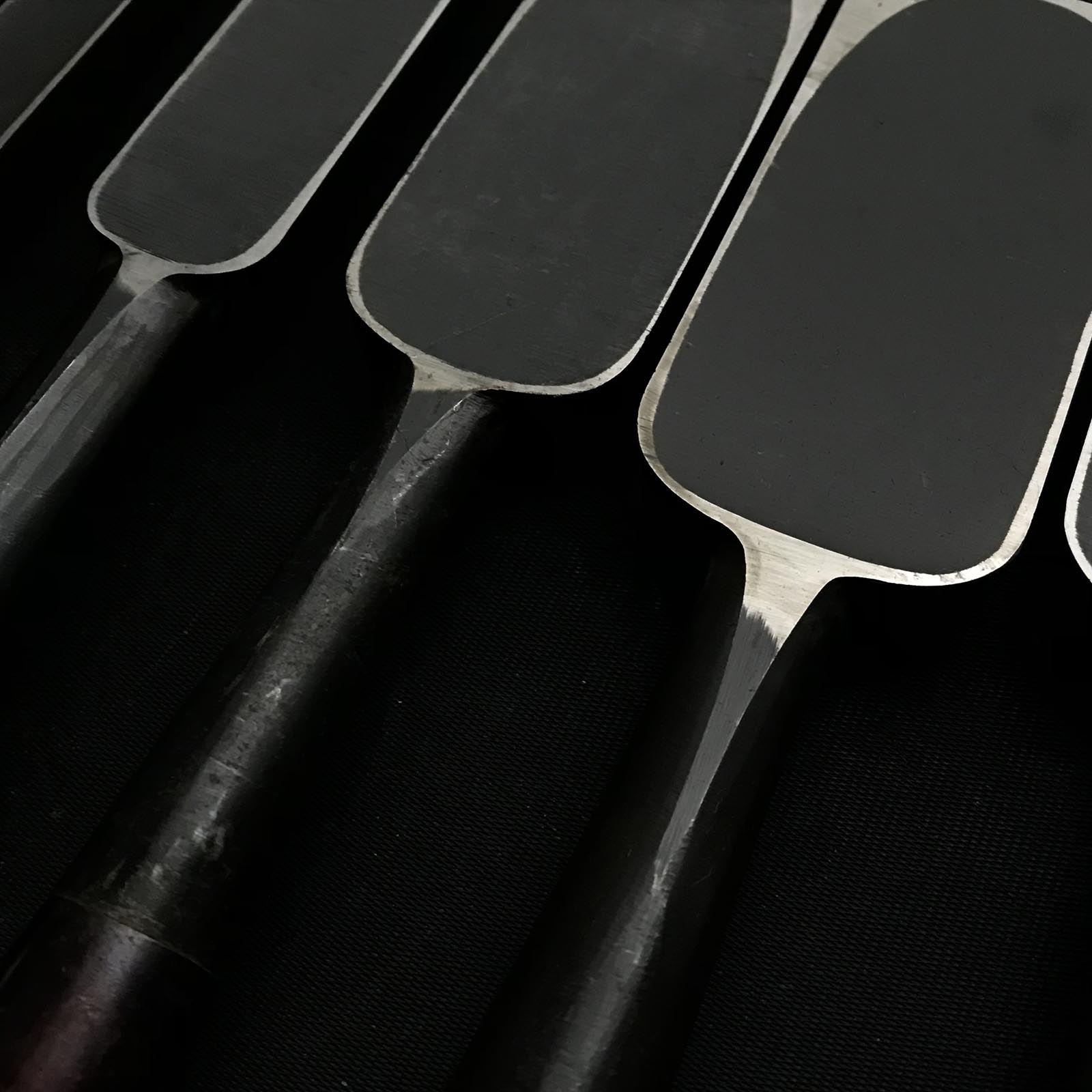 Old stock Hidari-Ichikuni Timber chisel with white steel 掘出し物 左市國 叩鑿 Tatakinomi