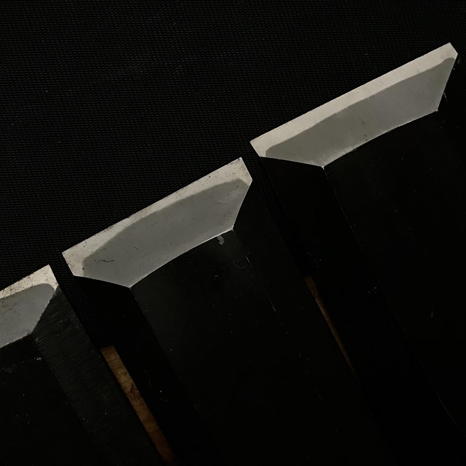 Old stock Hidari-Ichikuni Timber chisel with white steel 掘出し物 左市國 叩鑿 Tatakinomi