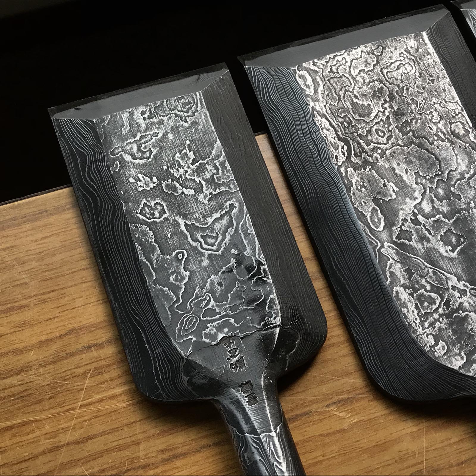 助正 幅広叩き鑿 幅広叩き鑿 75,90mm たたきのみ 助正 墨流し