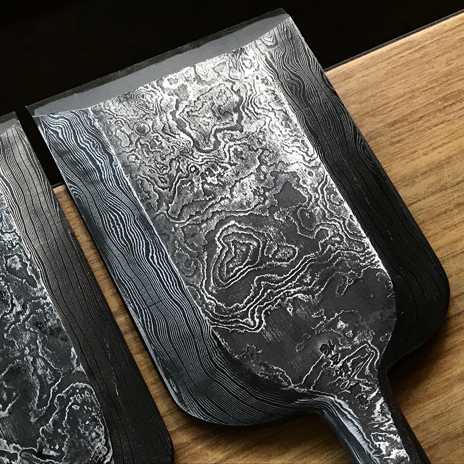 助正 幅広叩き鑿 幅広叩き鑿 75,90mm たたきのみ 助正 墨流し