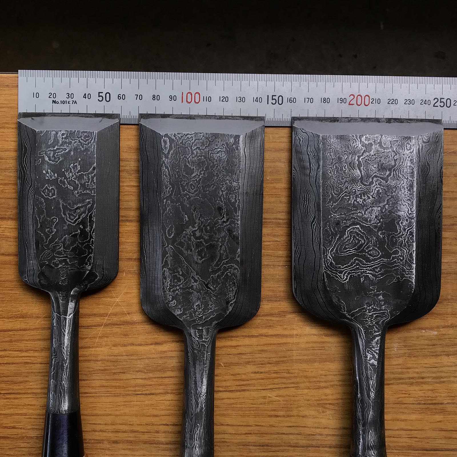 助正 幅広叩き鑿 幅広叩き鑿 75,90mm たたきのみ 助正 墨流し