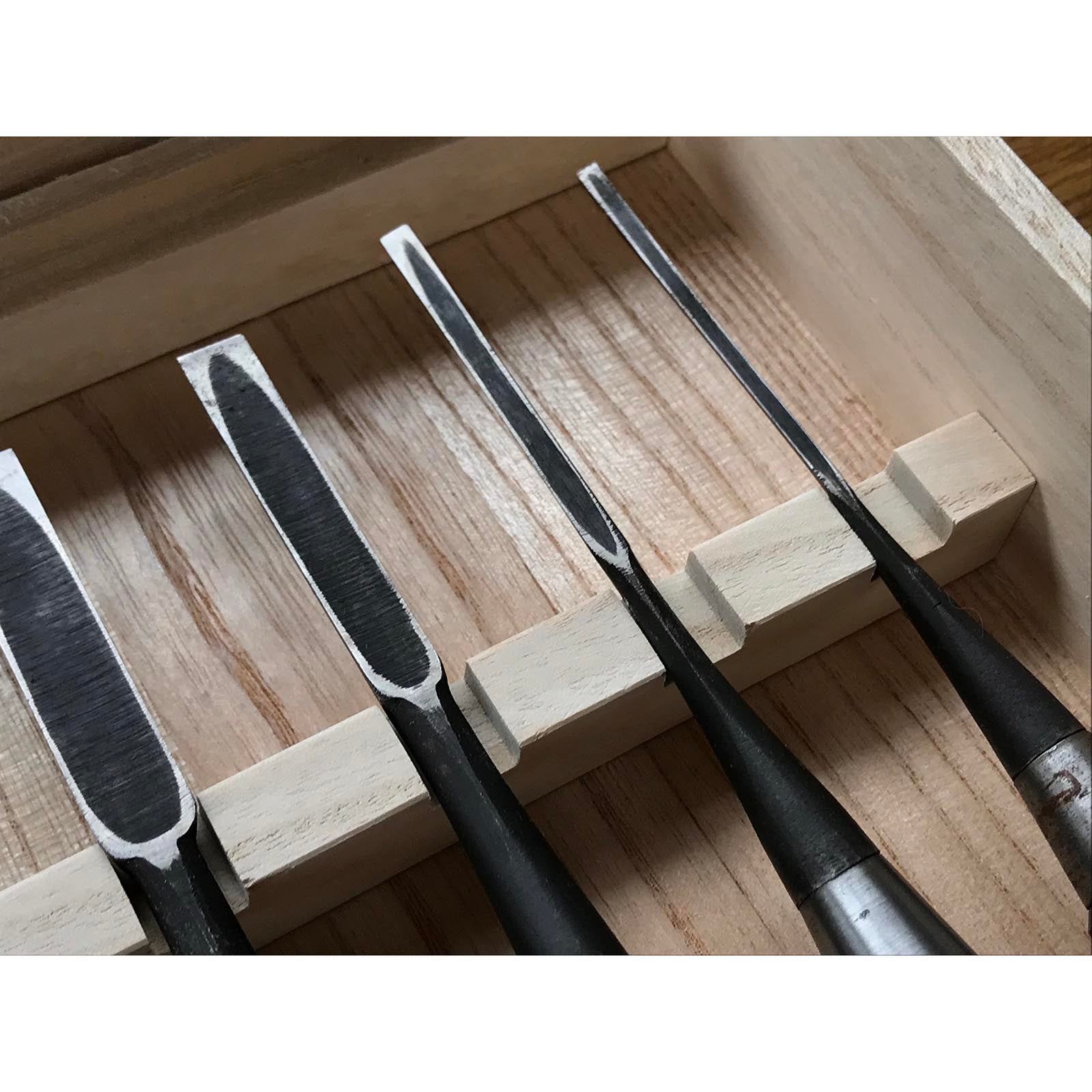 Old stock Hidari-Munekatsu Bench chisels set by Suzuki Shousuke  掘出し物 左宗勝 鈴木章助作 追入組鑿  Orenomi