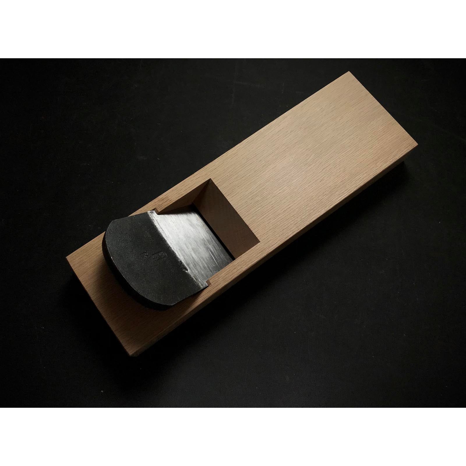 Lightly used Shigenobu Smoothing Plane (Kanna) by Mosaku With New Koyoshiya dai  中古 茂延 も作 仕上げ鉋  80mm