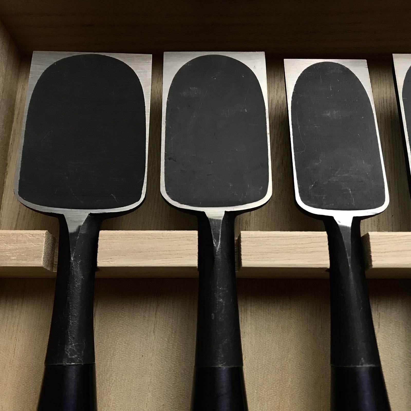 旧正吉 卓上ノミセット 木箱付 掘り出し物 正よし 追入組鑿 桐箱付 おいれのみ