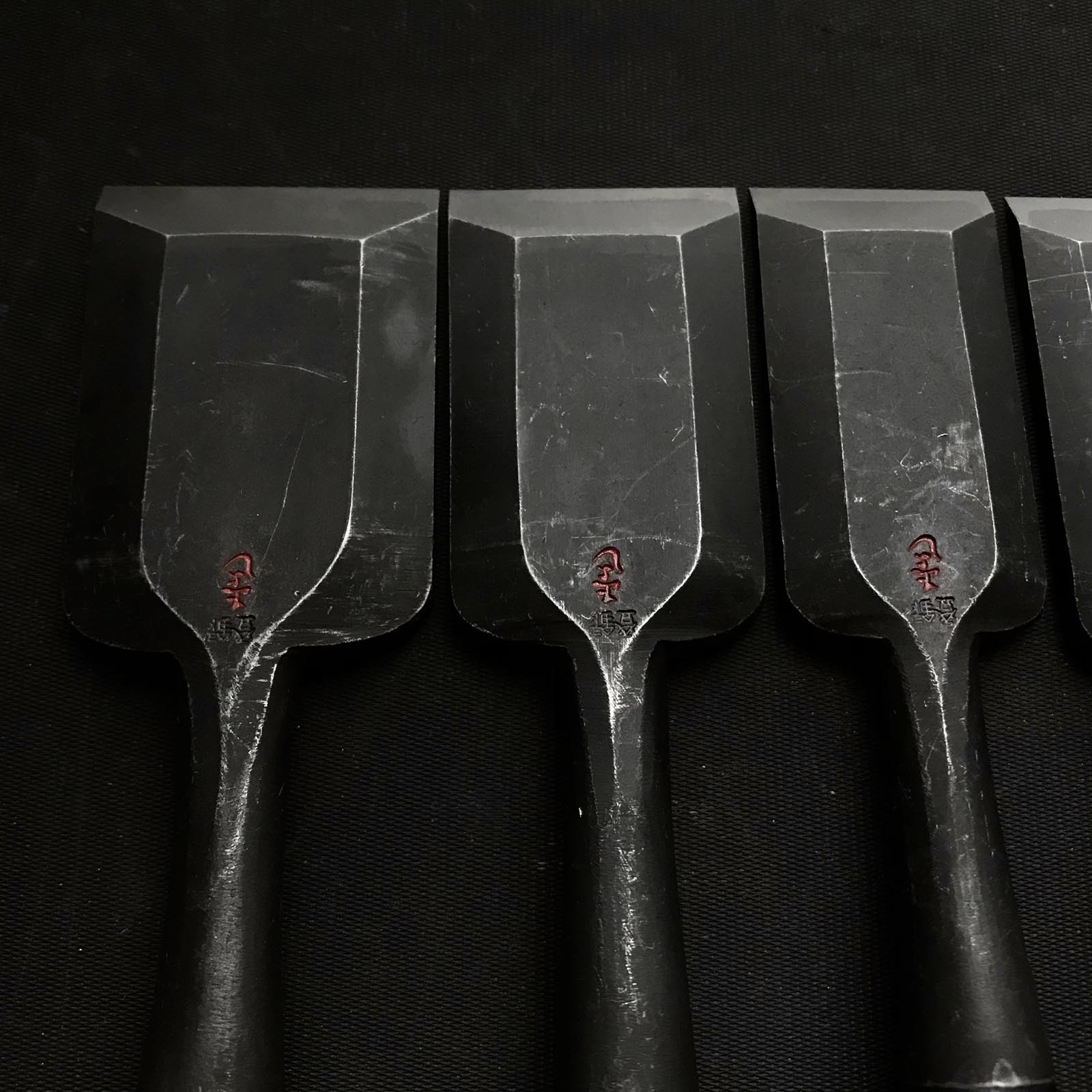 旧正吉 卓上ノミセット 木箱付 掘り出し物 正よし 追入組鑿 桐箱付 おいれのみ