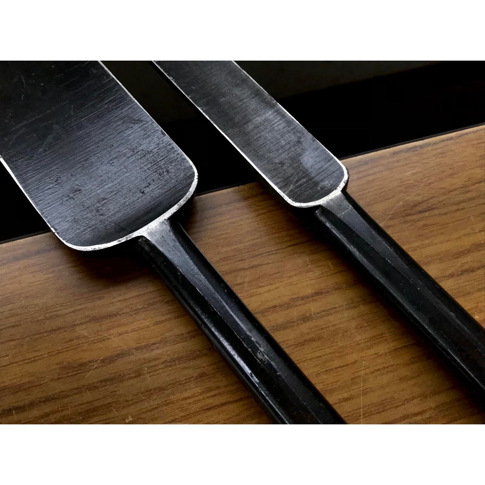Old stock Hirochika Slick Chisels set by Hasegawa Fujisaku 掘出し物 長谷川藤作氏 廣近 本突き組鑿 黒檀柄 48,24mm Ootsuki-Nomi, Hontsuki-Nomi