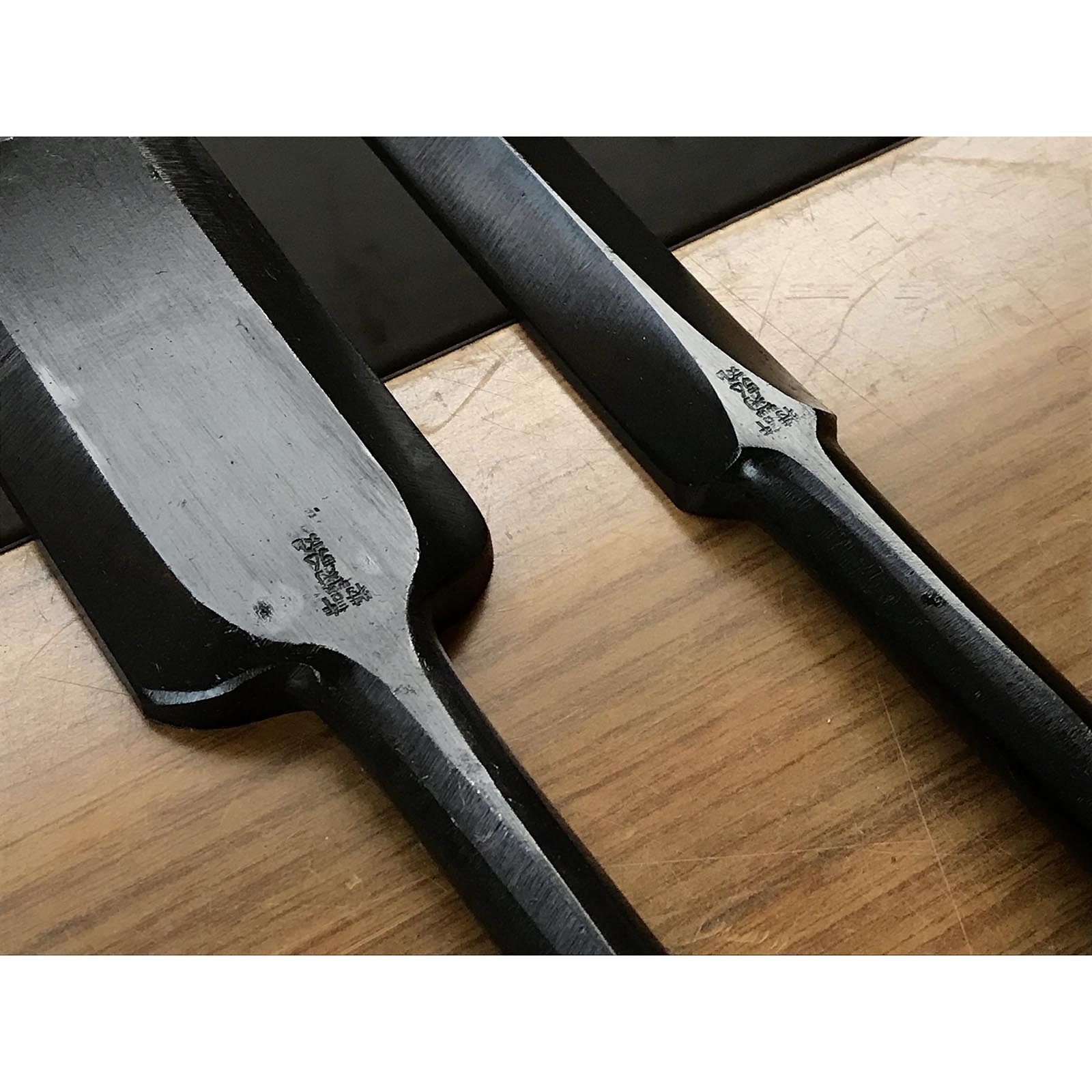 Kikuhiromaru Slick Chisels set  (Ootsuki-nomi, Hontsuki-Nomi) 菊弘丸 本突き組鑿  48,24mm
