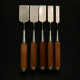 Old stock Nomikatsu Shorter timber chisels set by Koyamakinzoku 掘出し物 のみ勝 中叩5本組鑿 Chu-Tatakinomi