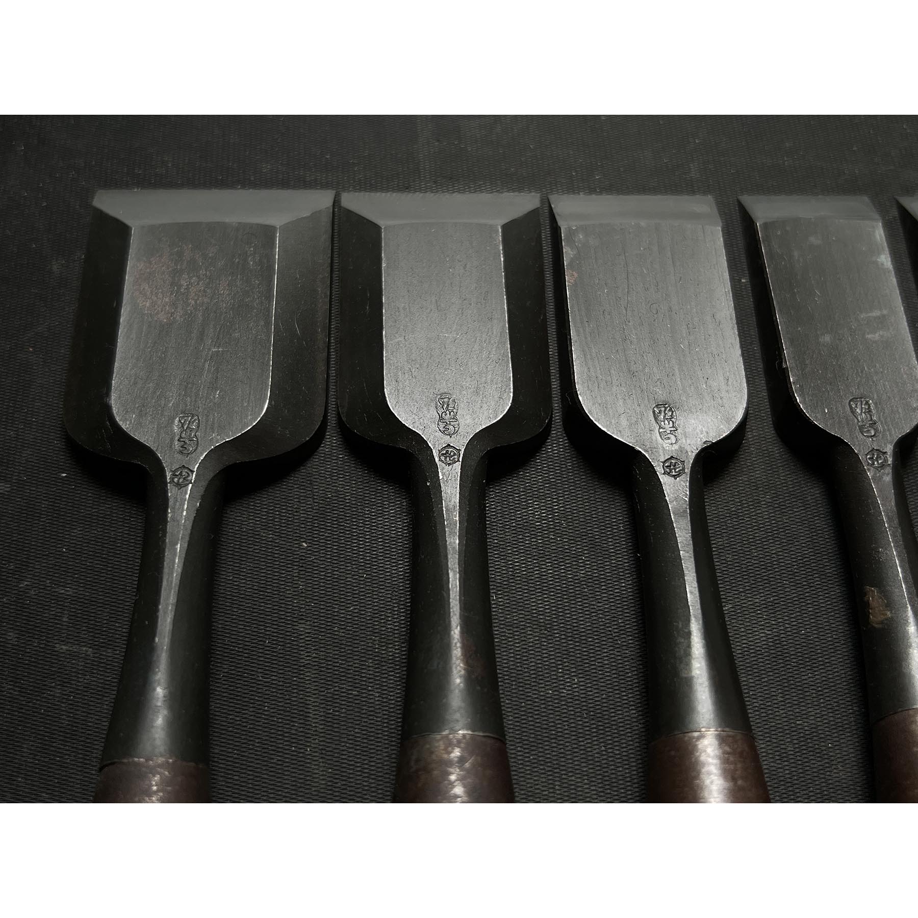 Used Hidari Ichihiro Second Generation Kakuuchi Bench chisels set 中古 月市弘 二代目左市弘山崎勇作 角打追入組鑿  Oirenomi
