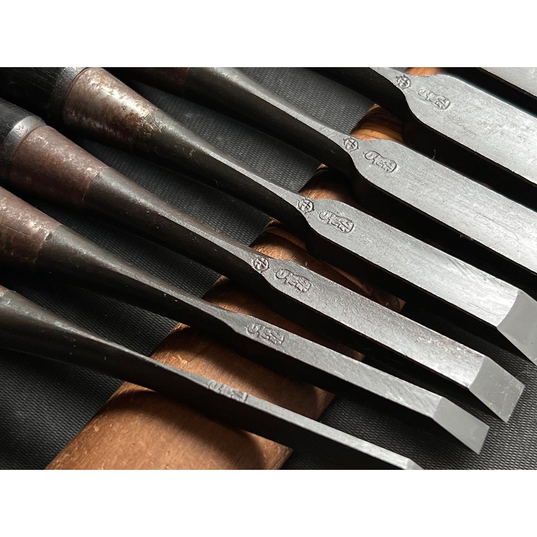 Used Hidari Ichihiro Second Generation Kakuuchi Bench chisels set 中古 月市弘 二代目左市弘山崎勇作 角打追入組鑿  Oirenomi