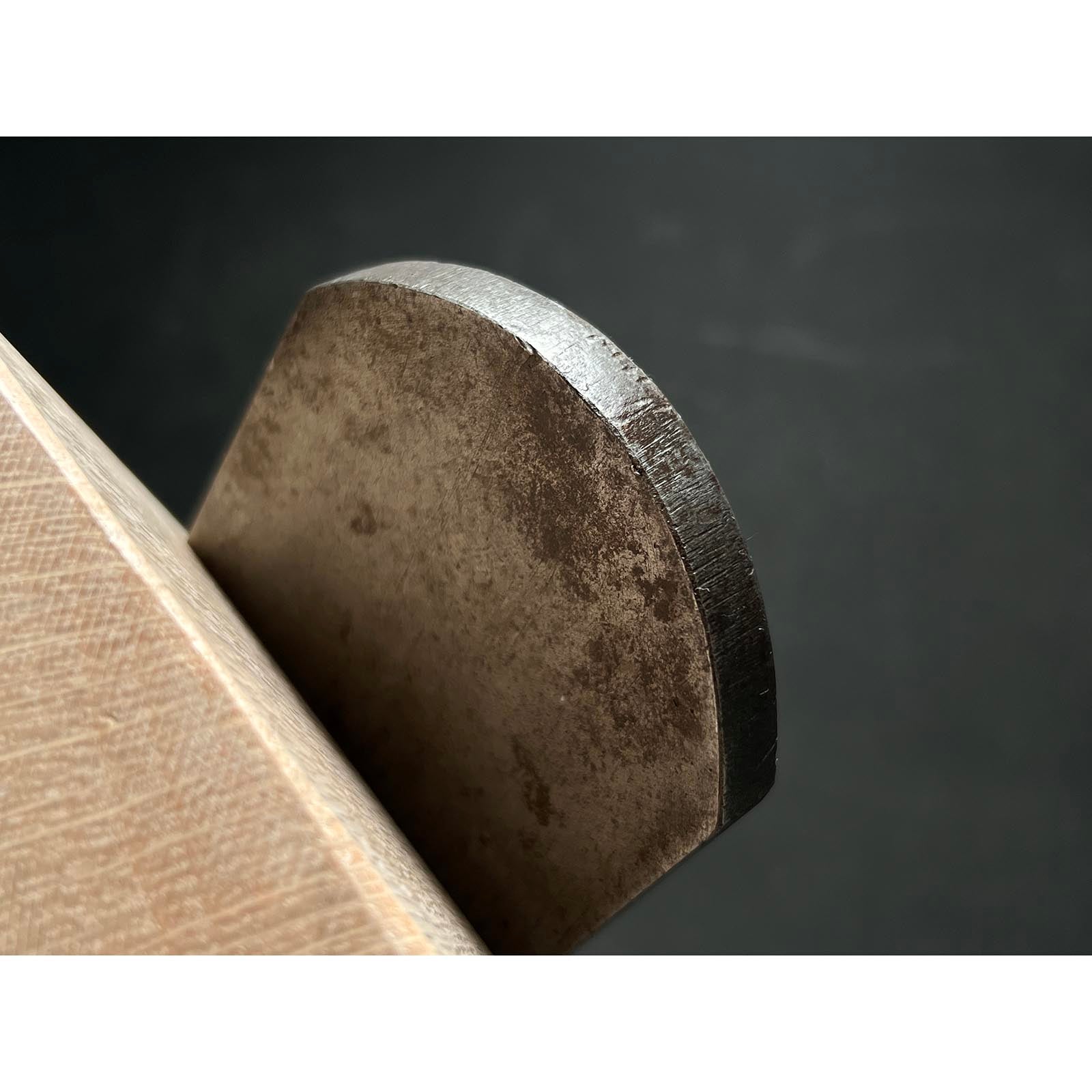 Lightly used Koremoto Smoothing Plane (Kanna) With New Koyoshiya dai  中古 是元作 小吉屋台 仕上げ鉋 65mm