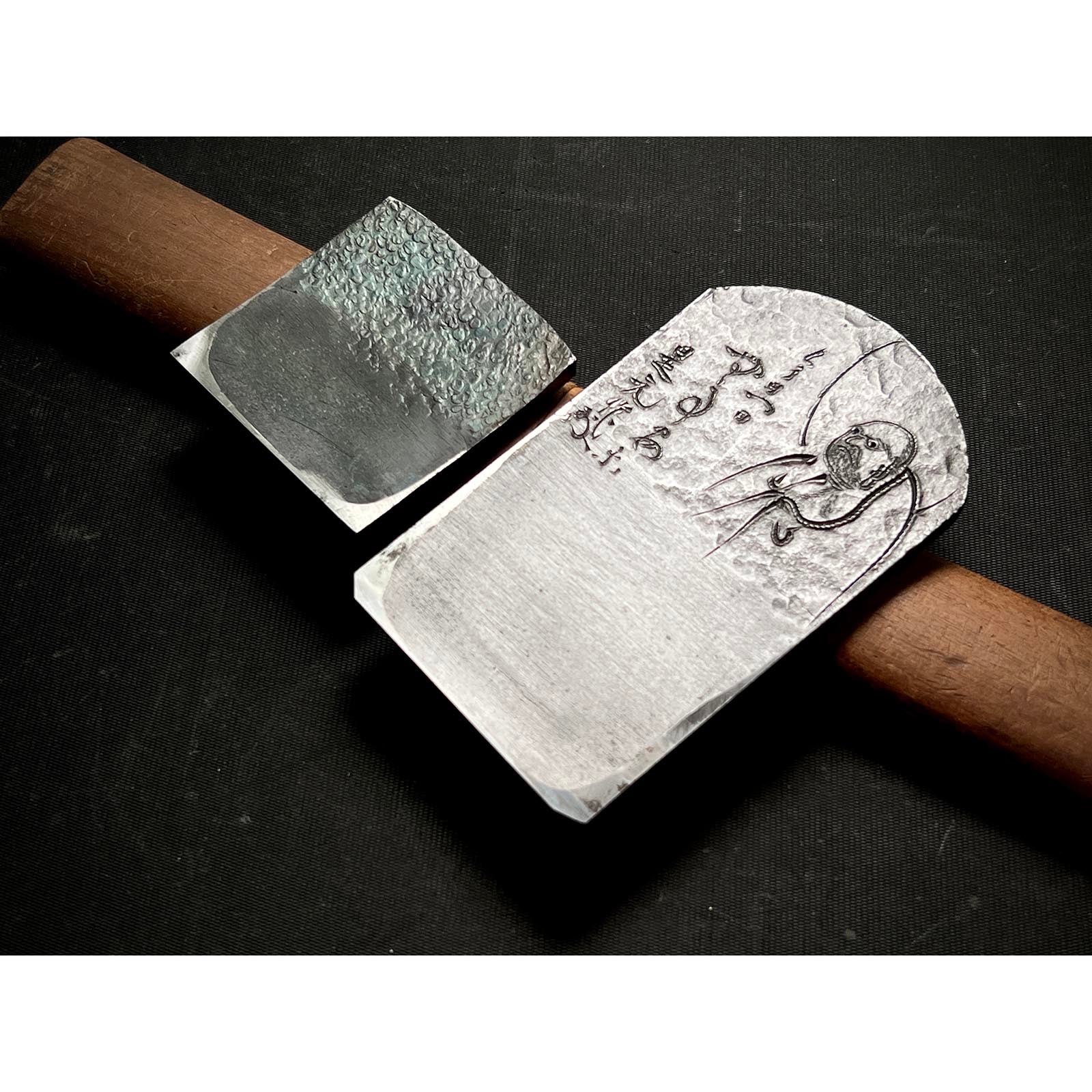 Lightly used Koremoto Smoothing Plane (Kanna) With New Koyoshiya dai  中古 是元作 小吉屋台 仕上げ鉋 65mm