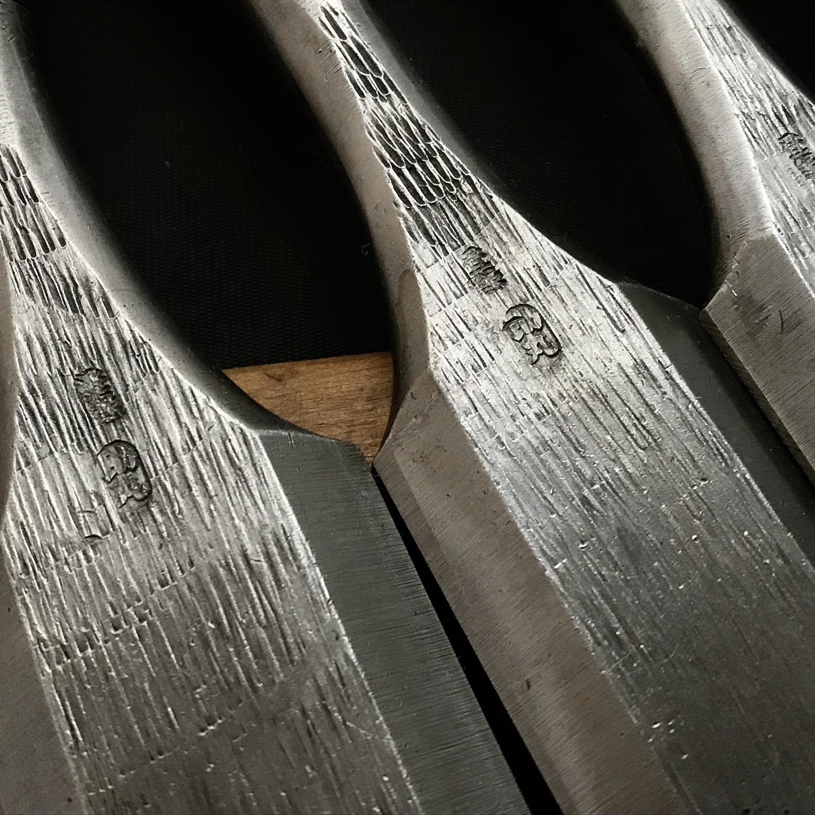 Old stock Sukemaru 3rd Damekiri chisels set with Triple ura 掘出し物 三代助丸作 碓氷金三郎氏 ダメ切り8本組鑿 Damekirinomi