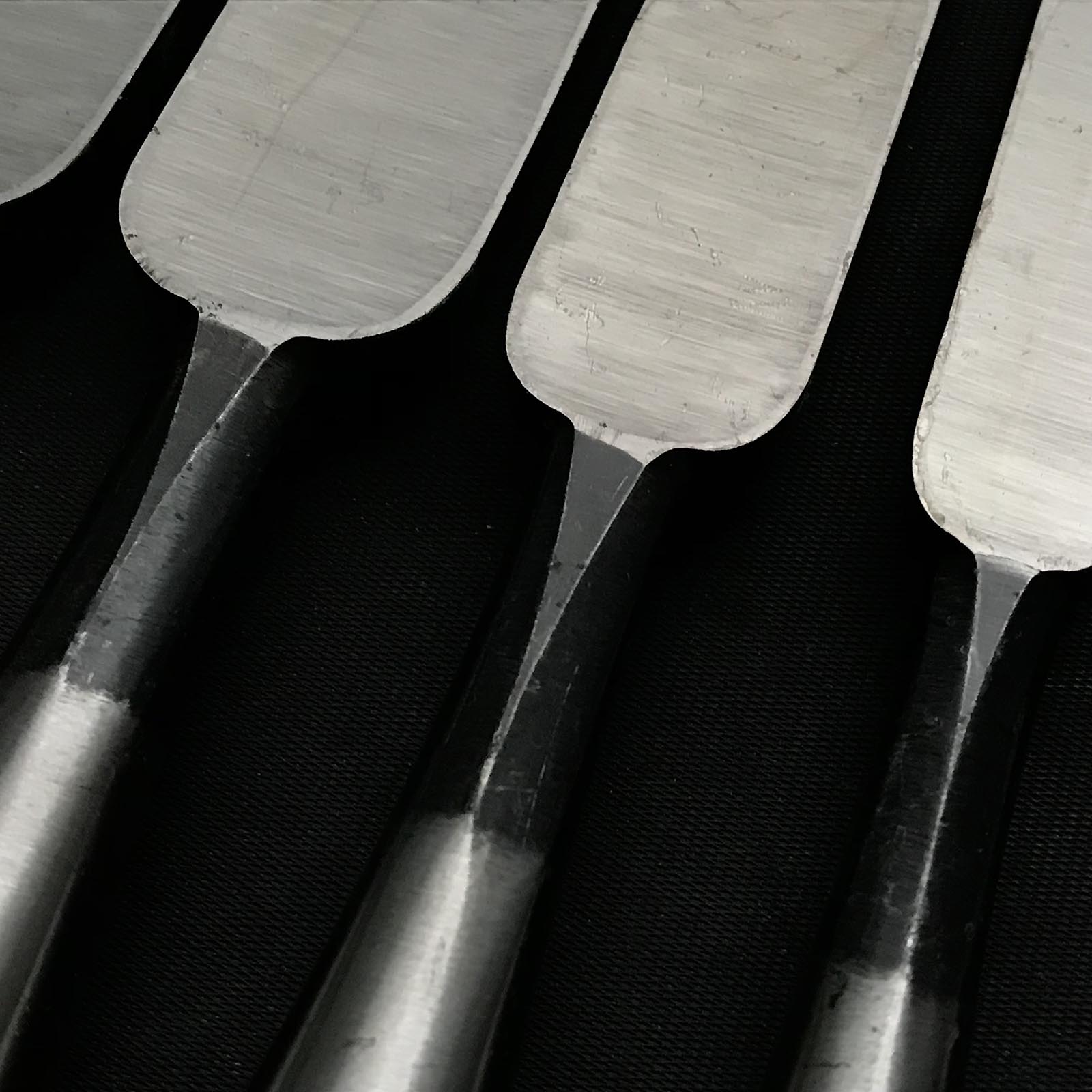 旧蔵 平町俊久型 ノミセット 掘り出し物 利久 平待追入鑿 7本組 平町のみ