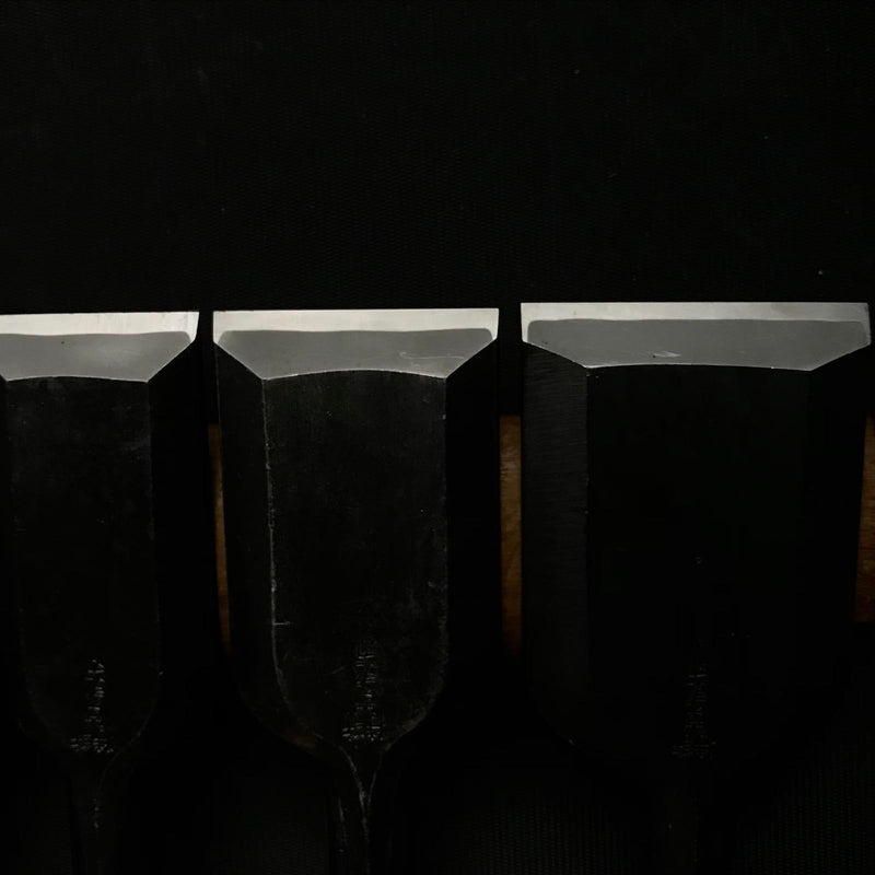 菊弘丸 追入組鑿 Kikuhiromaru Bench chisels set with White steel (Oirenomi)