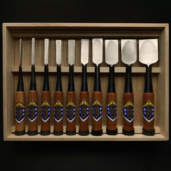 Kikuhiromaru Bench chisels set (Oirenomi) with wooden box  菊弘丸 追入組鑿 桐箱付 赤樫柄