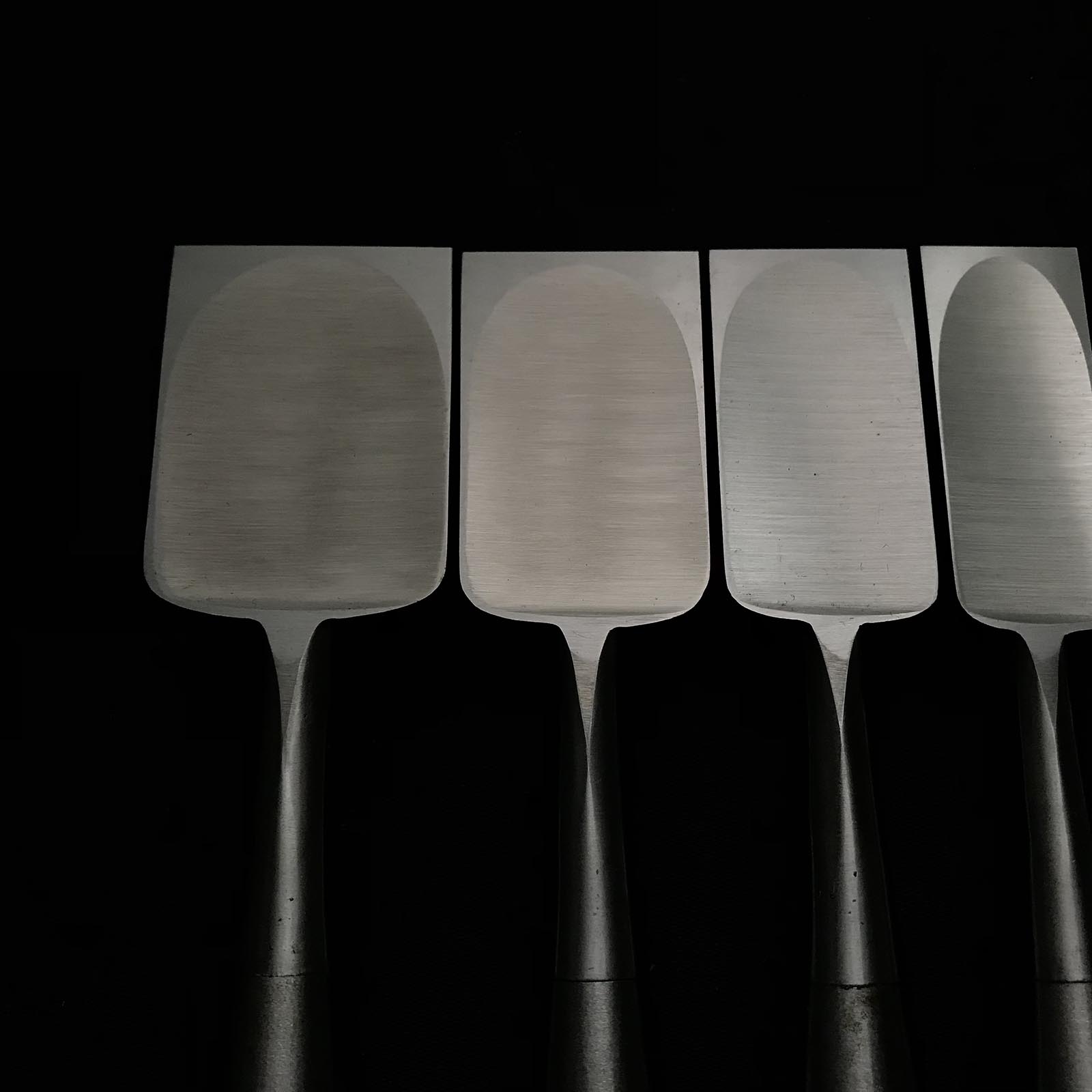 Old stock Toshihiro Bench chisels set by Sukemaru  掘出し物 寿弘 四代助丸問屋銘 碓氷淑郎 追入組鑿 桐箱付 Oirenomi