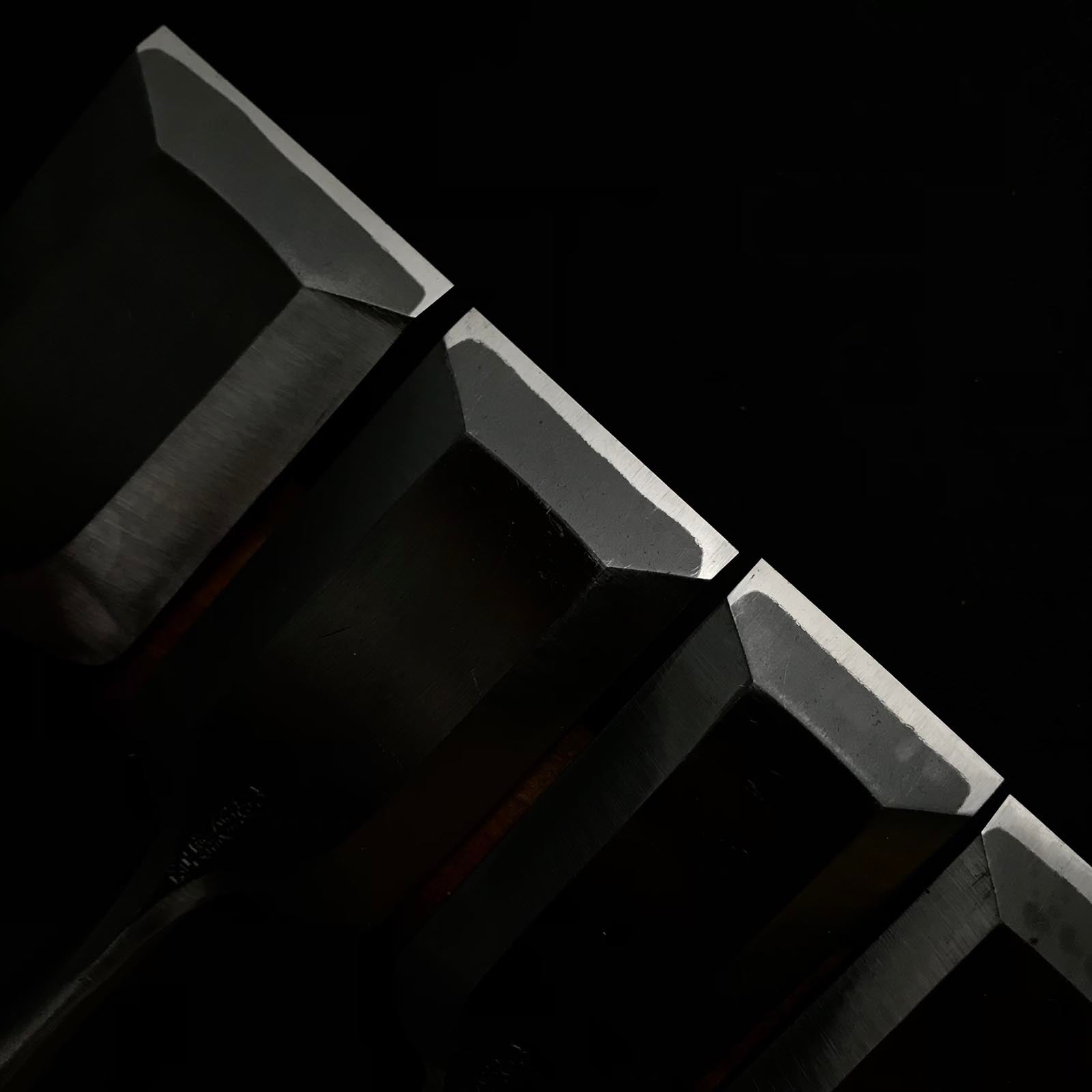 Old stock Toshihiro Bench chisels set by Sukemaru  掘出し物 寿弘 四代助丸問屋銘 碓氷淑郎 追入組鑿 桐箱付 Oirenomi