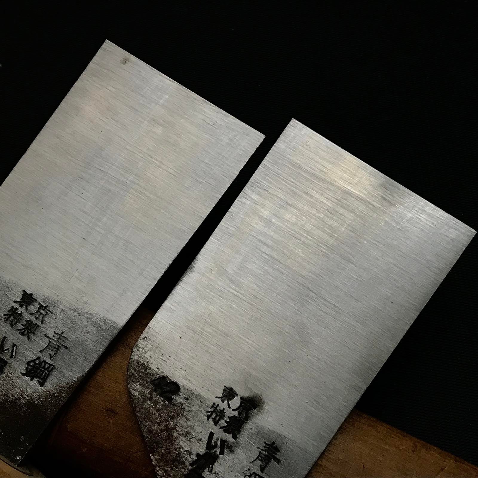 Old stock Igarashi Hand Made Leather tools with blue steel  掘出し物  いがらし 革包丁 青紙鋼 42,36mm