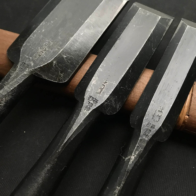 Iwazaki Timber chisels with white steel by Iwazaki Eisuke 岩崎永祐作 岩崎 叩鑿  Tatakinomi