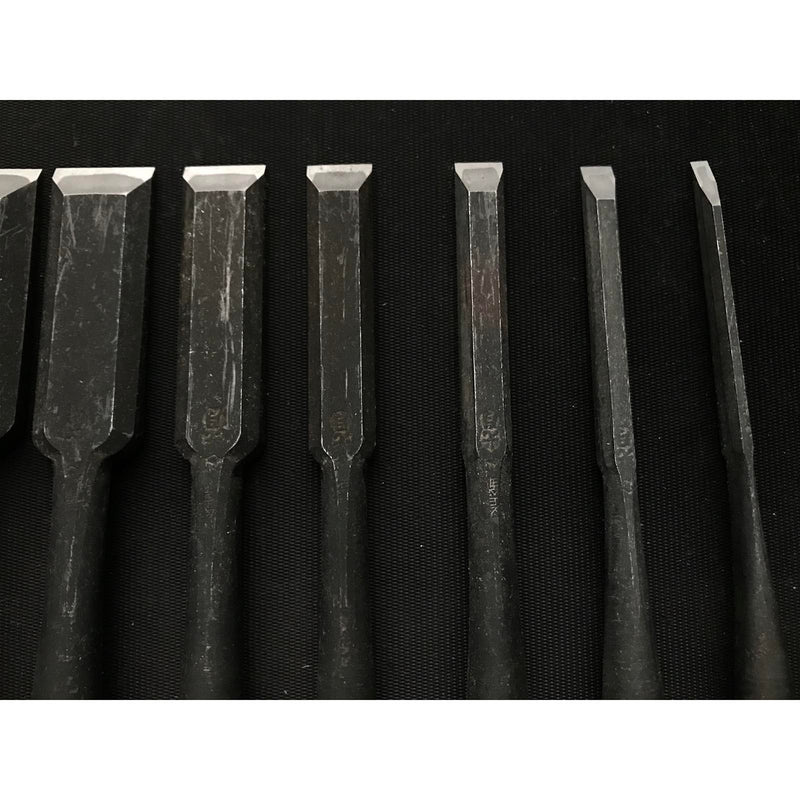 Old stock Kougetsu Bench chisels set with longer handle by Yamazaki Nobutsugu  掘出し物 光月 山崎信次作 追入組鑿 長柄 Orenomi
