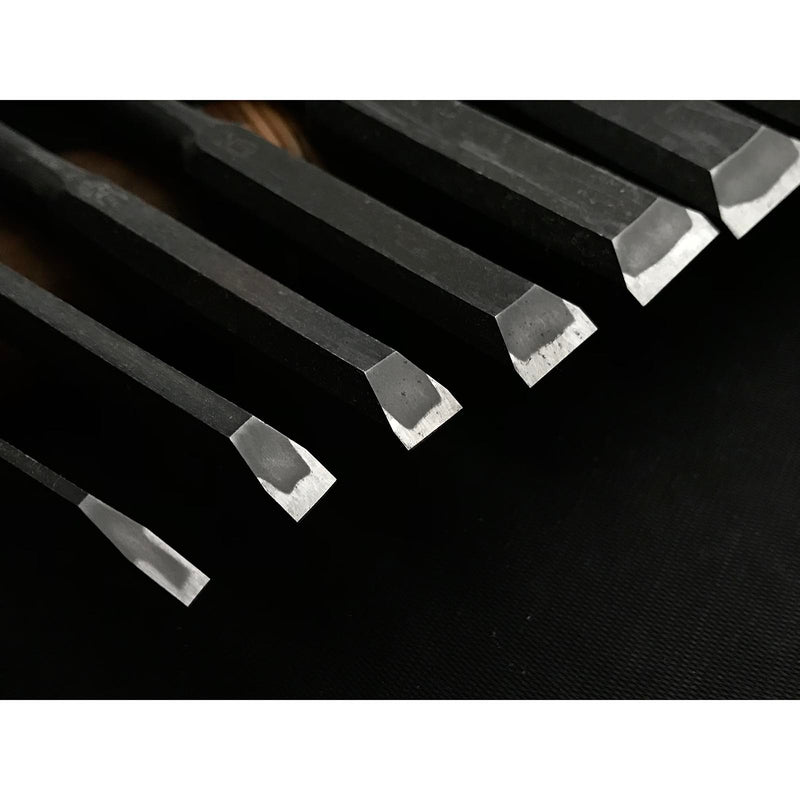 Old stock Kougetsu Bench chisels set with longer handle by Yamazaki Nobutsugu  掘出し物 光月 山崎信次作 追入組鑿 長柄 Orenomi
