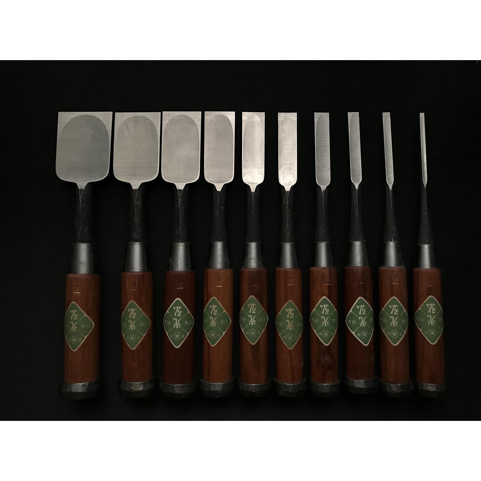 オールドストック 山廣初期作品の卓上ノミセット 岡山猛作 追入10本組鑿 山弘 三分長柄 オイレノミ