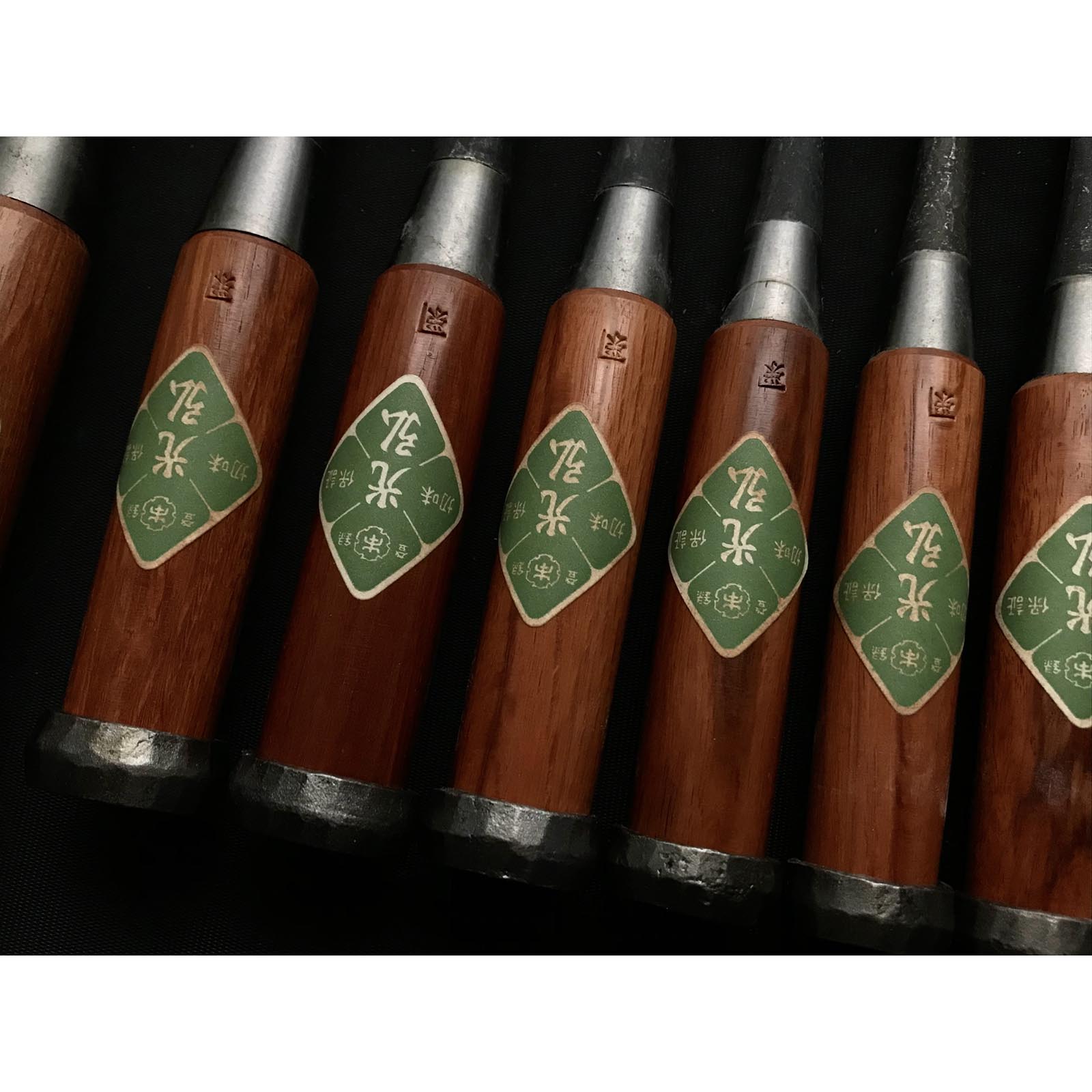 オールドストック 山廣初期作品の卓上ノミセット 岡山猛作 追入10本組鑿 山弘 三分長柄 オイレノミ