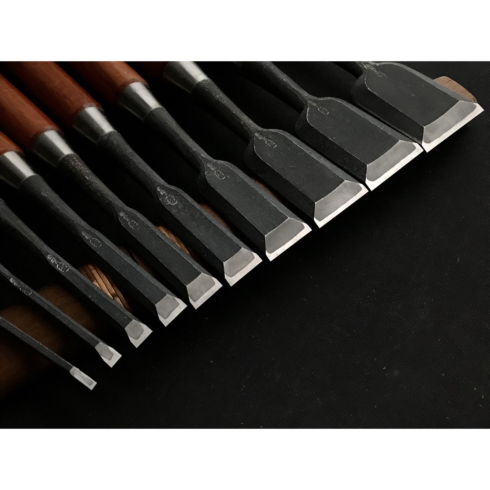 オールドストック 山廣初期作品の卓上ノミセット 岡山猛作 追入10本組鑿 山弘 三分長柄 オイレノミ