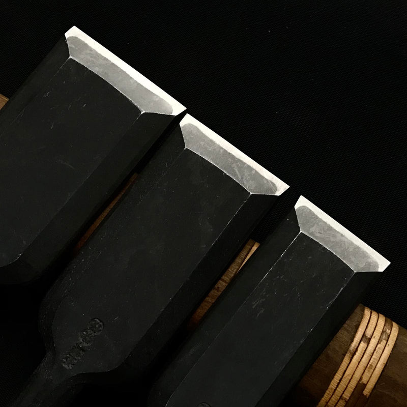 Tasai Shorter Timber chisels (Chu-Tatakinomi) with blue steel  田斎作 中叩鑿 30,36,42mm