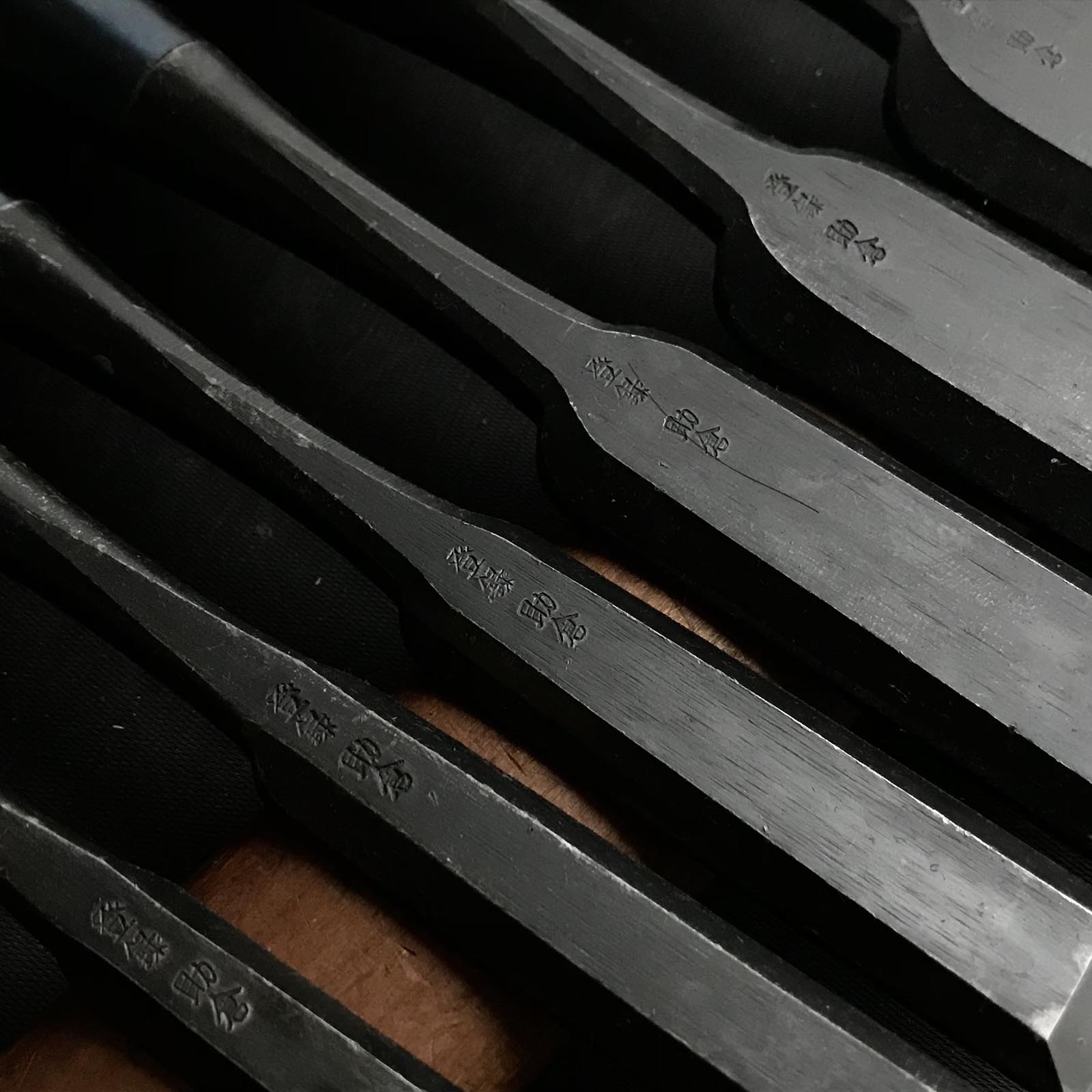 Sukekura Shorter Timber chisels with white steel by Ioroi 五百蔵