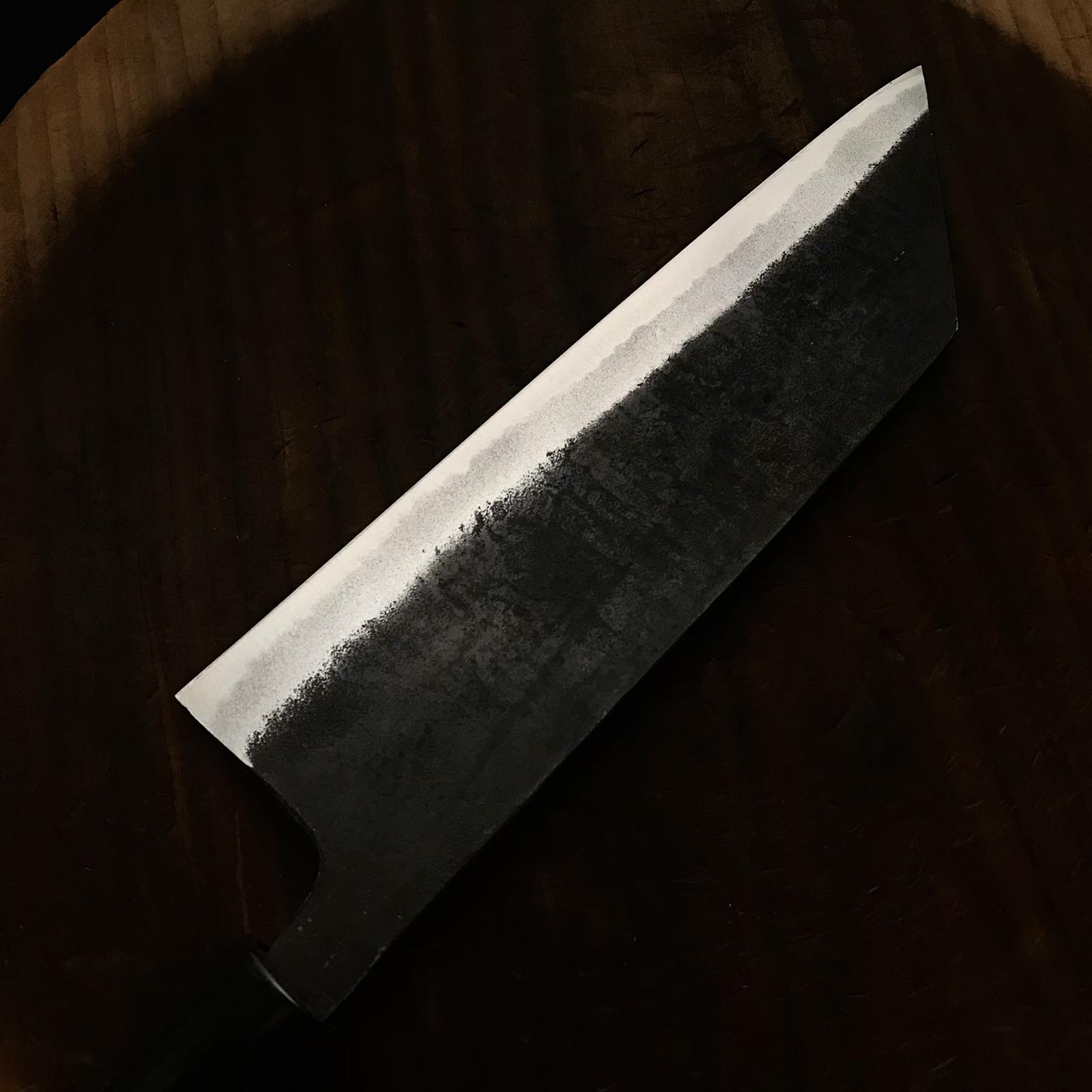 Kurouchi Santoku Bocho (Kiritsuke Type) by Sakodahamono 黒打 切付型 三徳包丁 迫田刃物 165mm